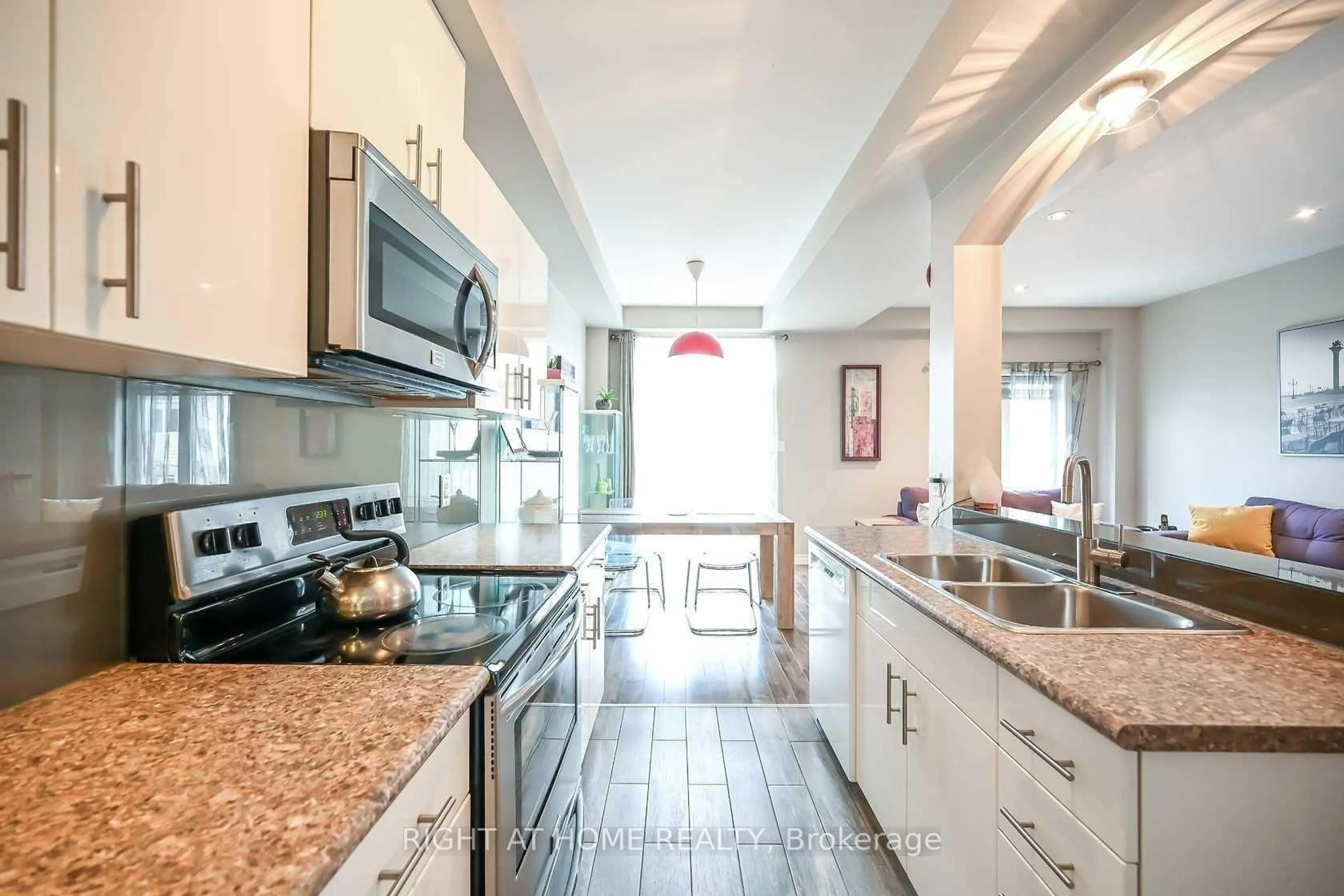 Open concept kitchen, ceramic/tile floor for 96 Highgate Dr, Hamilton Ontario L8J 0C2