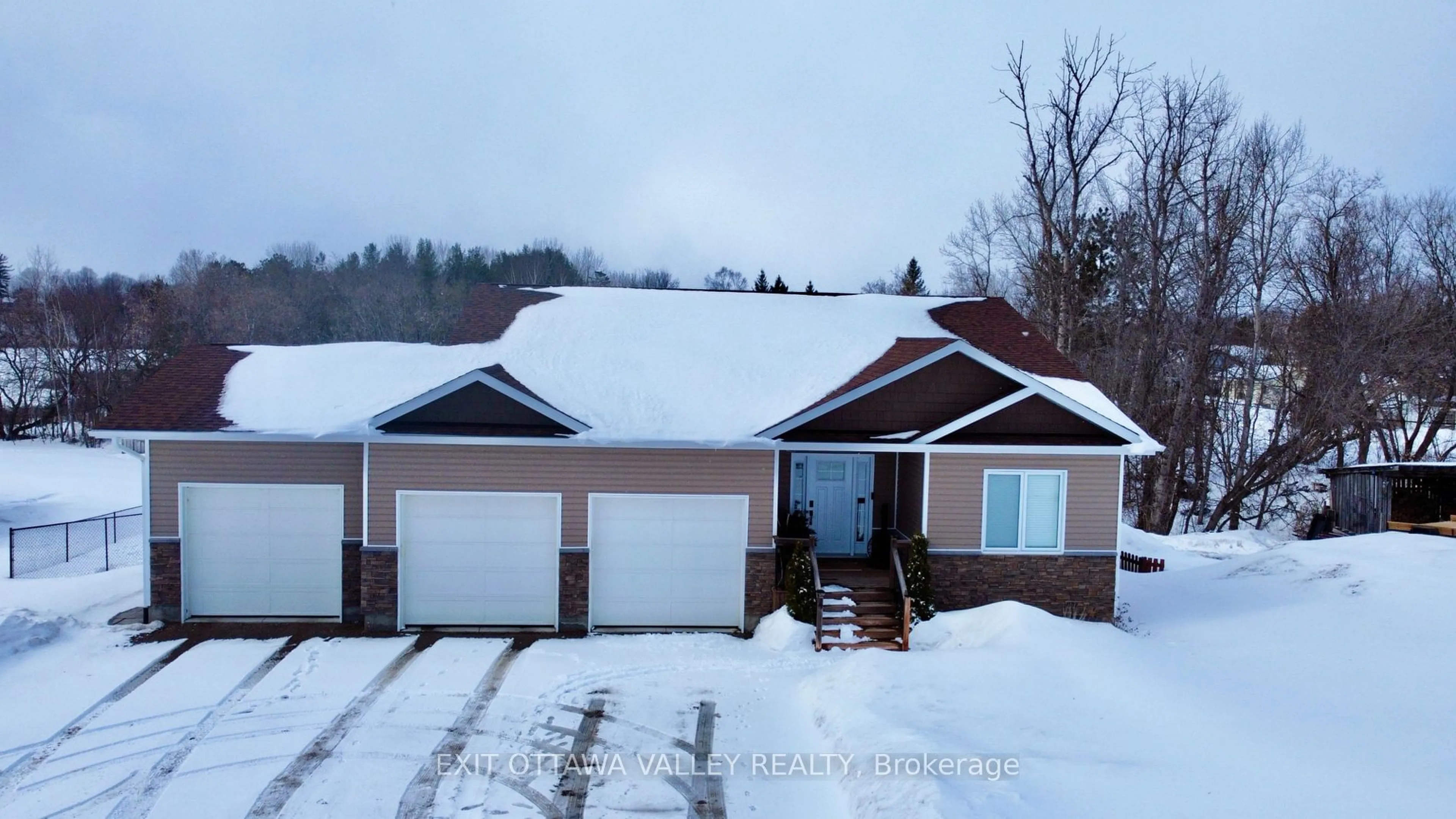 A pic from outside/outdoor area/front of a property/back of a property/a pic from drone, street for 4 Mapleview Crt, Whitewater Region Ontario K0J 1C0