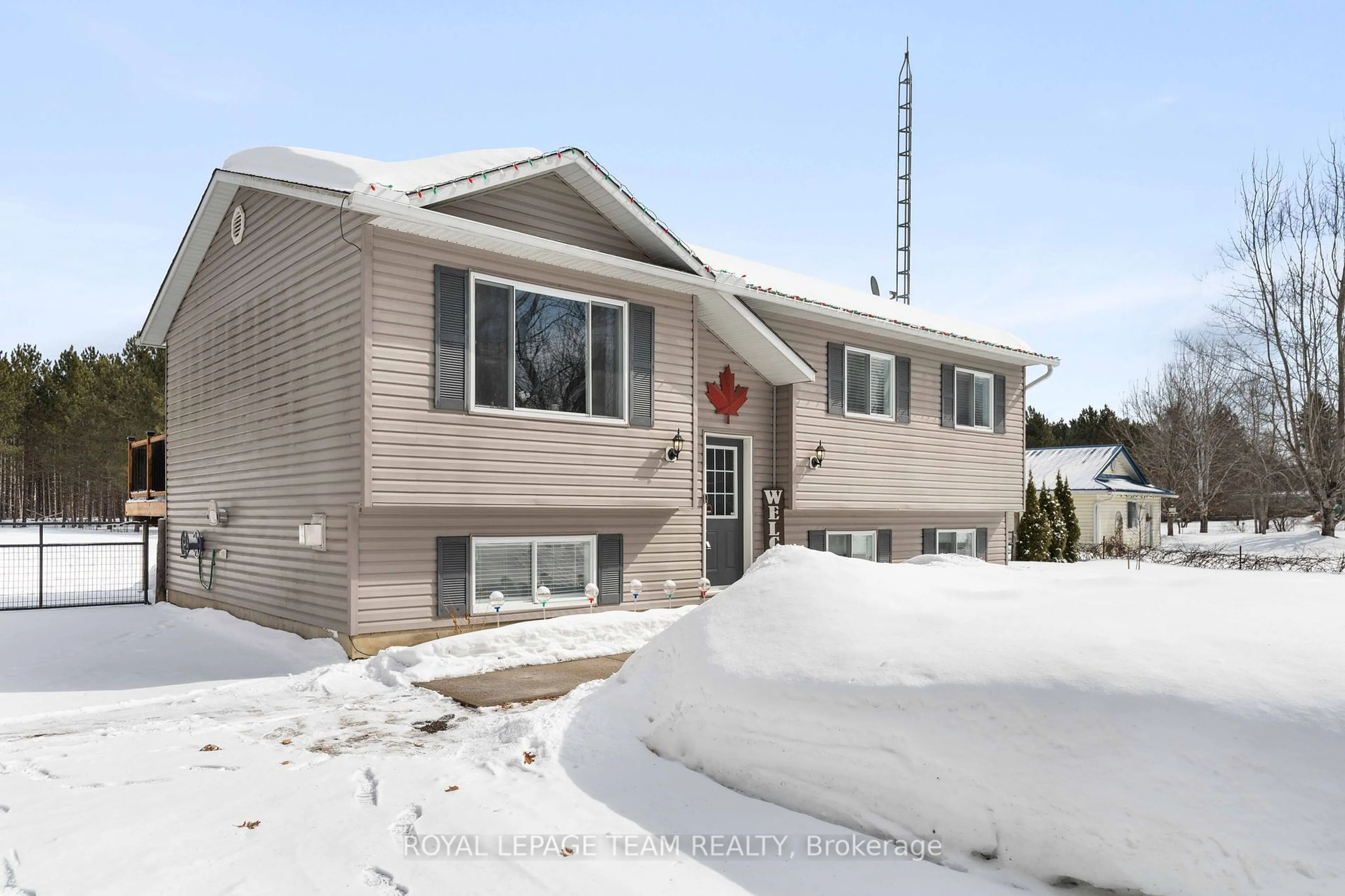 Home with vinyl exterior material, street for 2304 Eady Rd, Horton Ontario K7V 3Z8