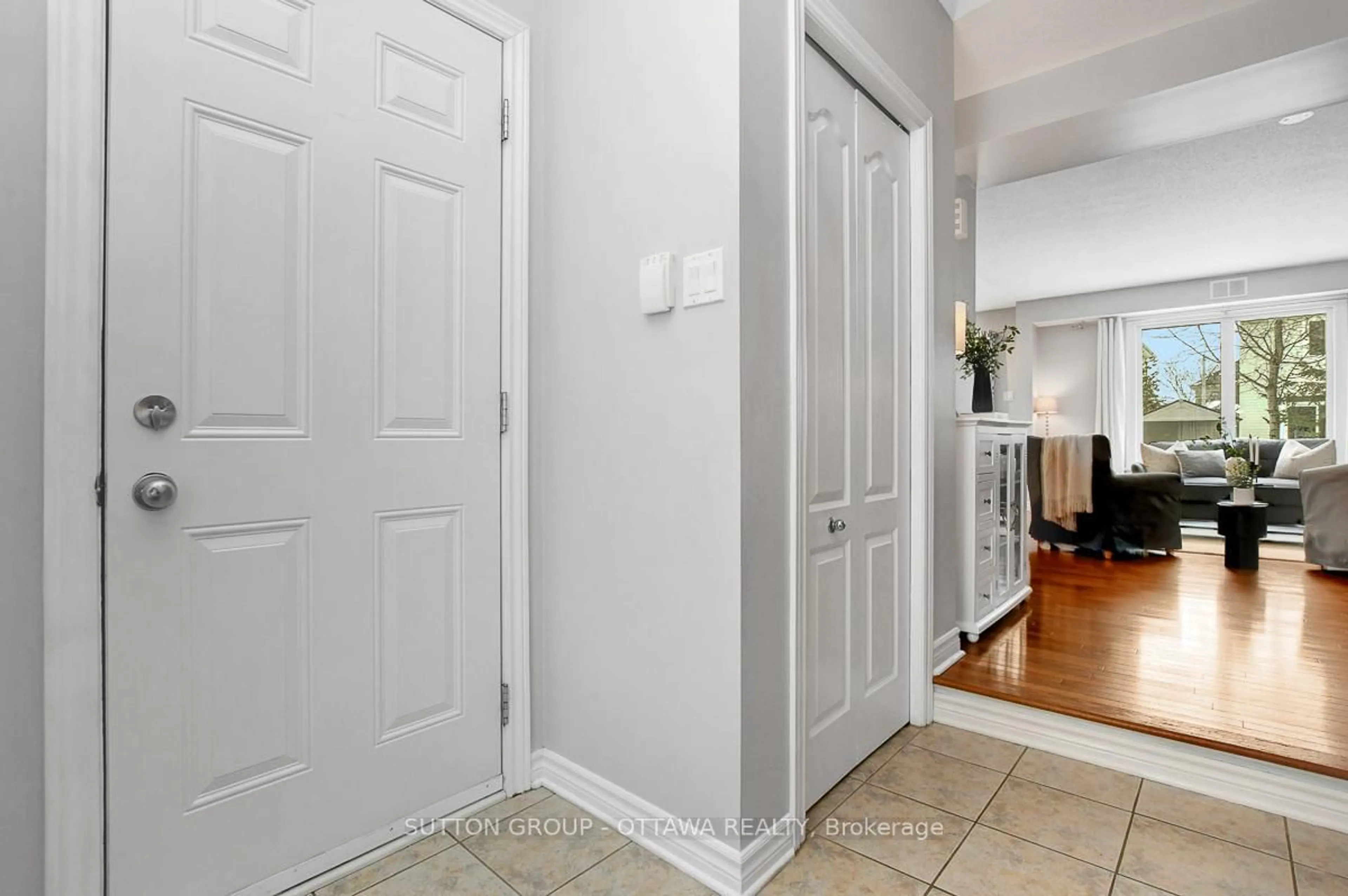 Indoor entryway for 4225 Kelly Farm Dr, Blossom Park - Airport and Area Ontario K1T 0A5