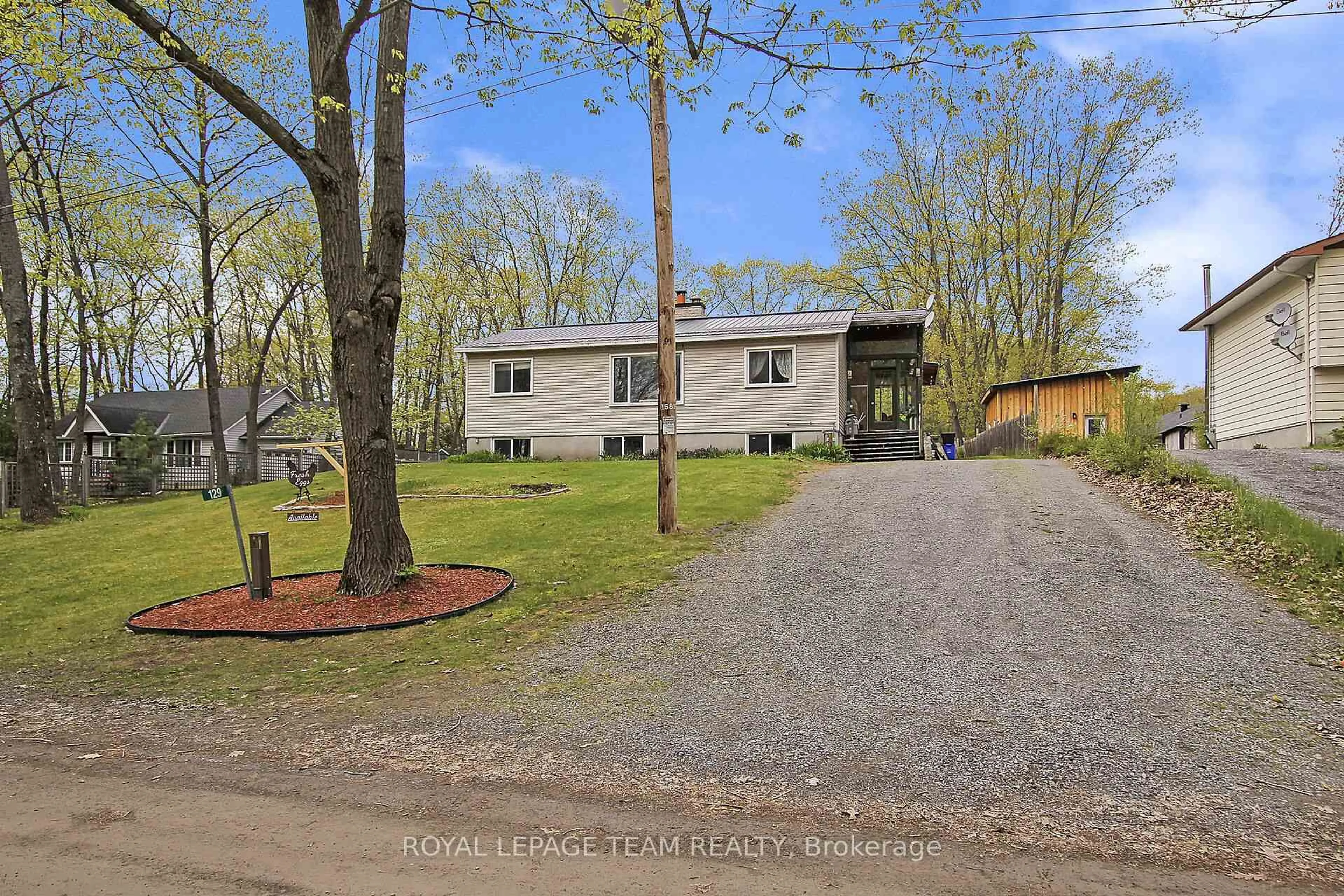 A pic from outside/outdoor area/front of a property/back of a property/a pic from drone, unknown for 129 Spinnaker Way, Constance Bay - Dunrobin - Kilmaurs - Woodlawn Ontario K0A 3M0