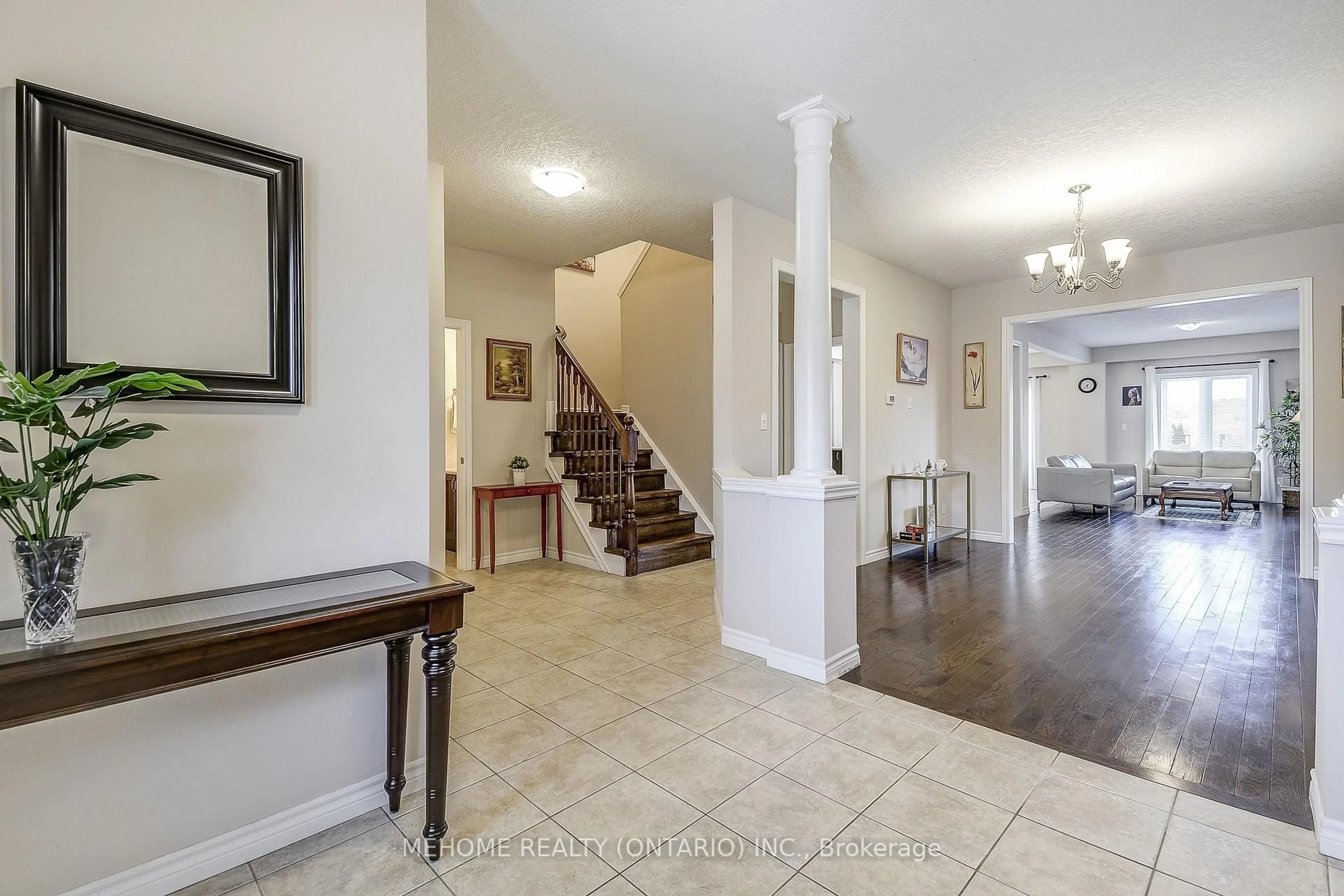 Indoor foyer for 63 Huck Cres, Kitchener Ontario N2N 0A4