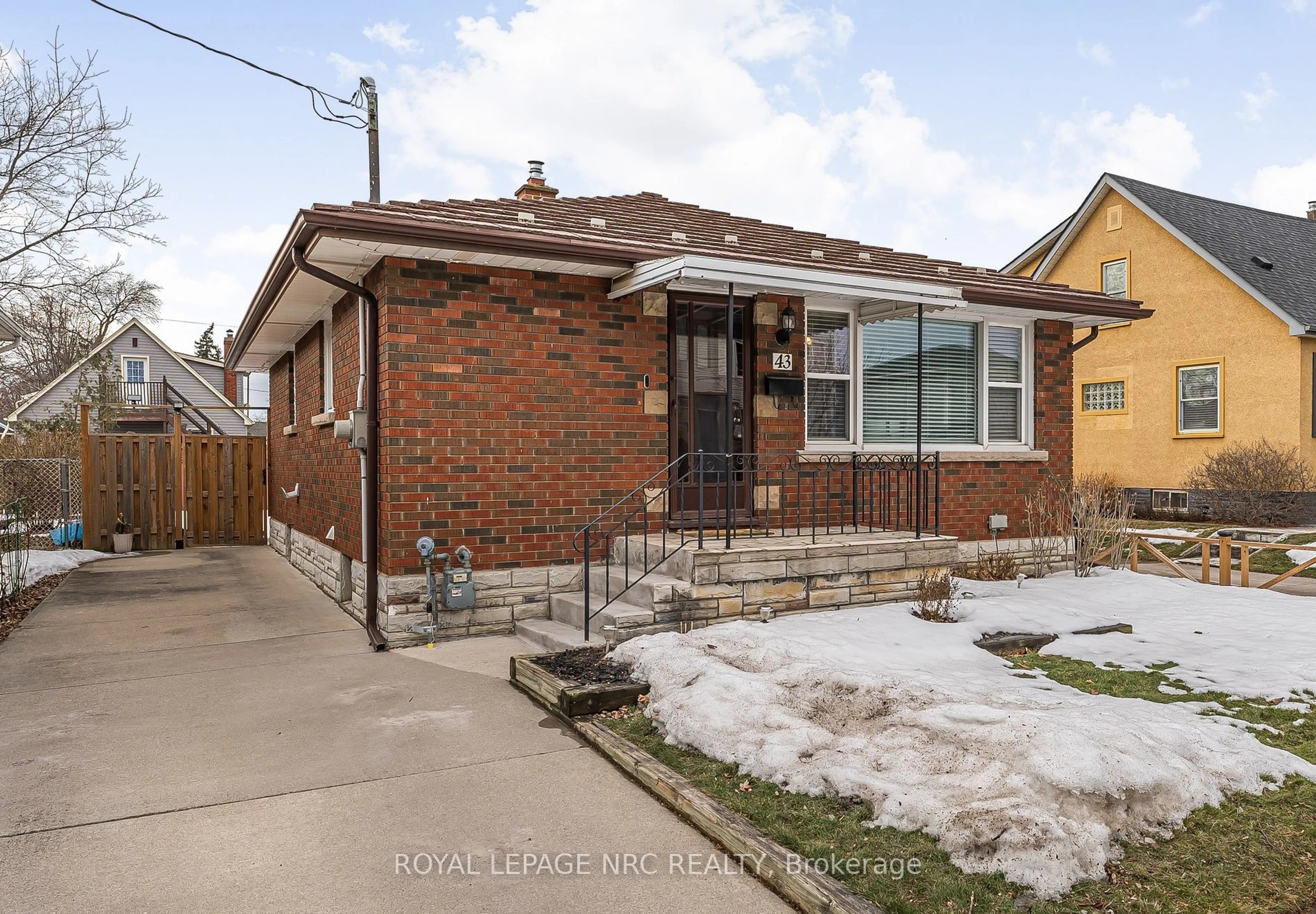 Home with brick exterior material, street for 43 MARMORA St, St. Catharines Ontario L2P 3C2