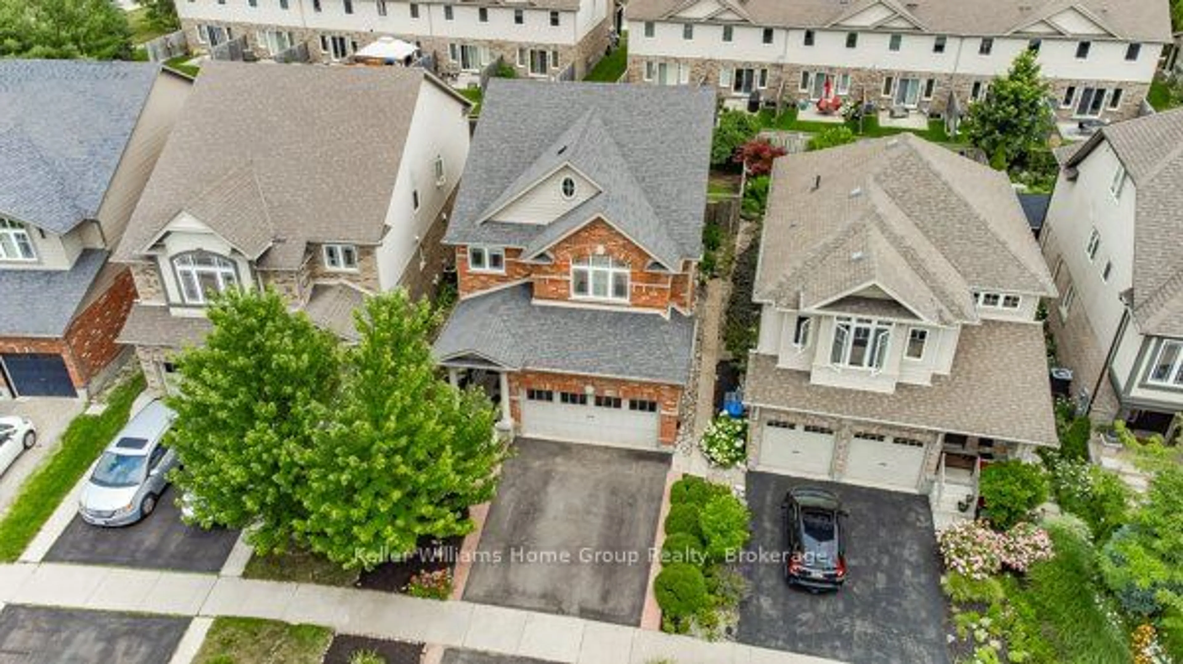 A pic from outside/outdoor area/front of a property/back of a property/a pic from drone, street for 312 COLONIAL Dr, Guelph Ontario N1L 0C8