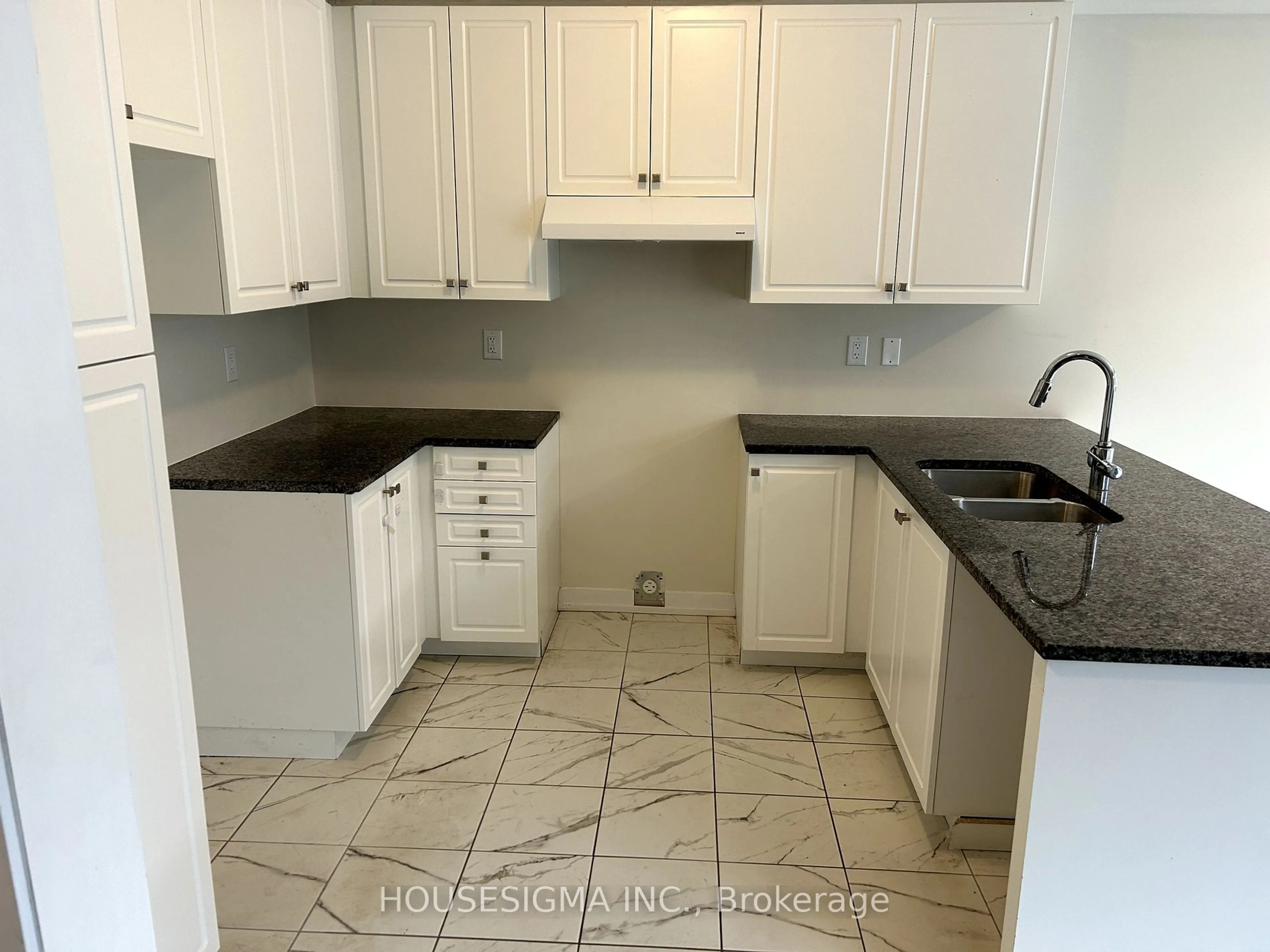 Standard kitchen, ceramic/tile floor for 33 Santos Dr, Haldimand Ontario N3W 0H2