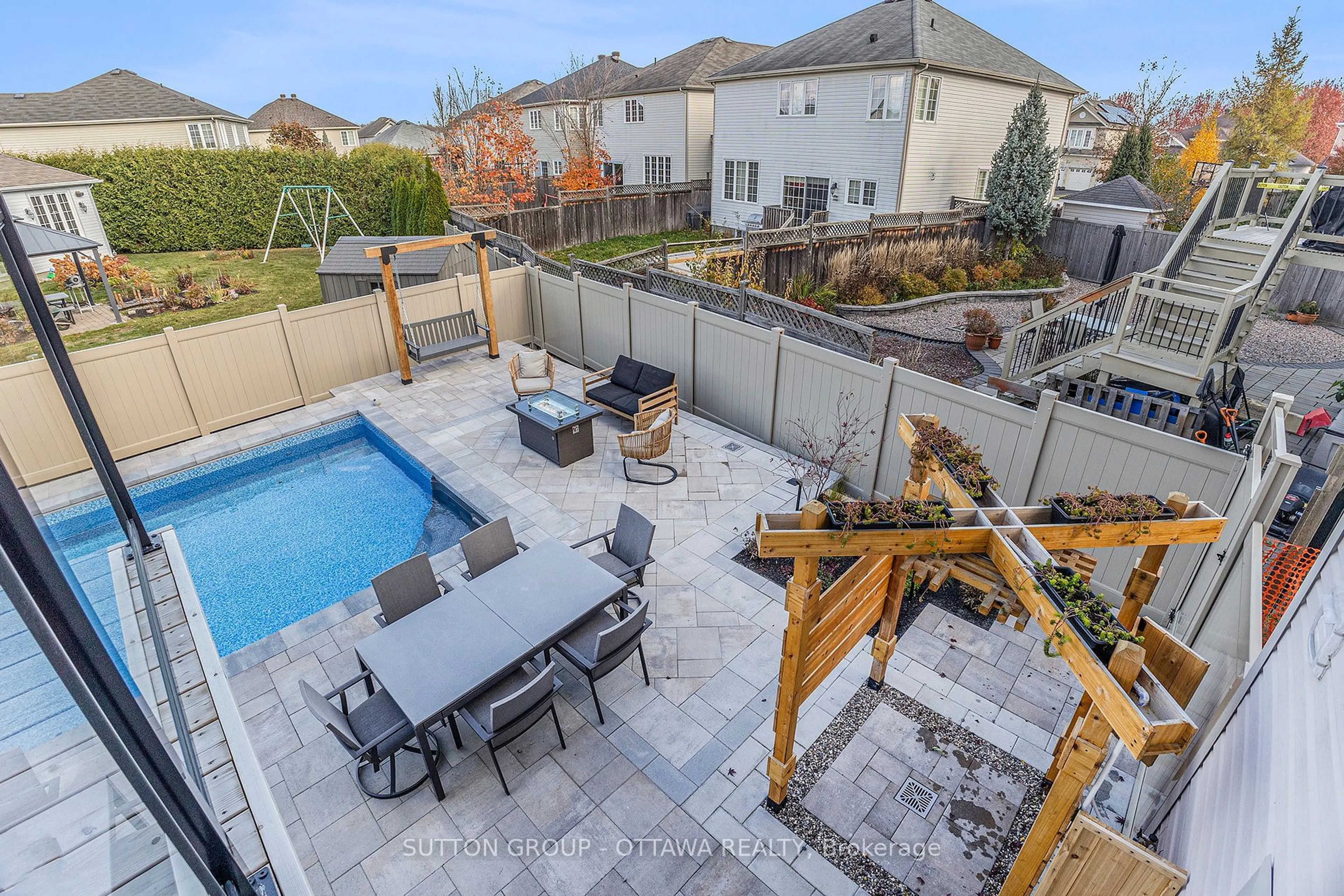 Patio, street for 181 Windance Cres, Kanata Ontario K2W 0A5