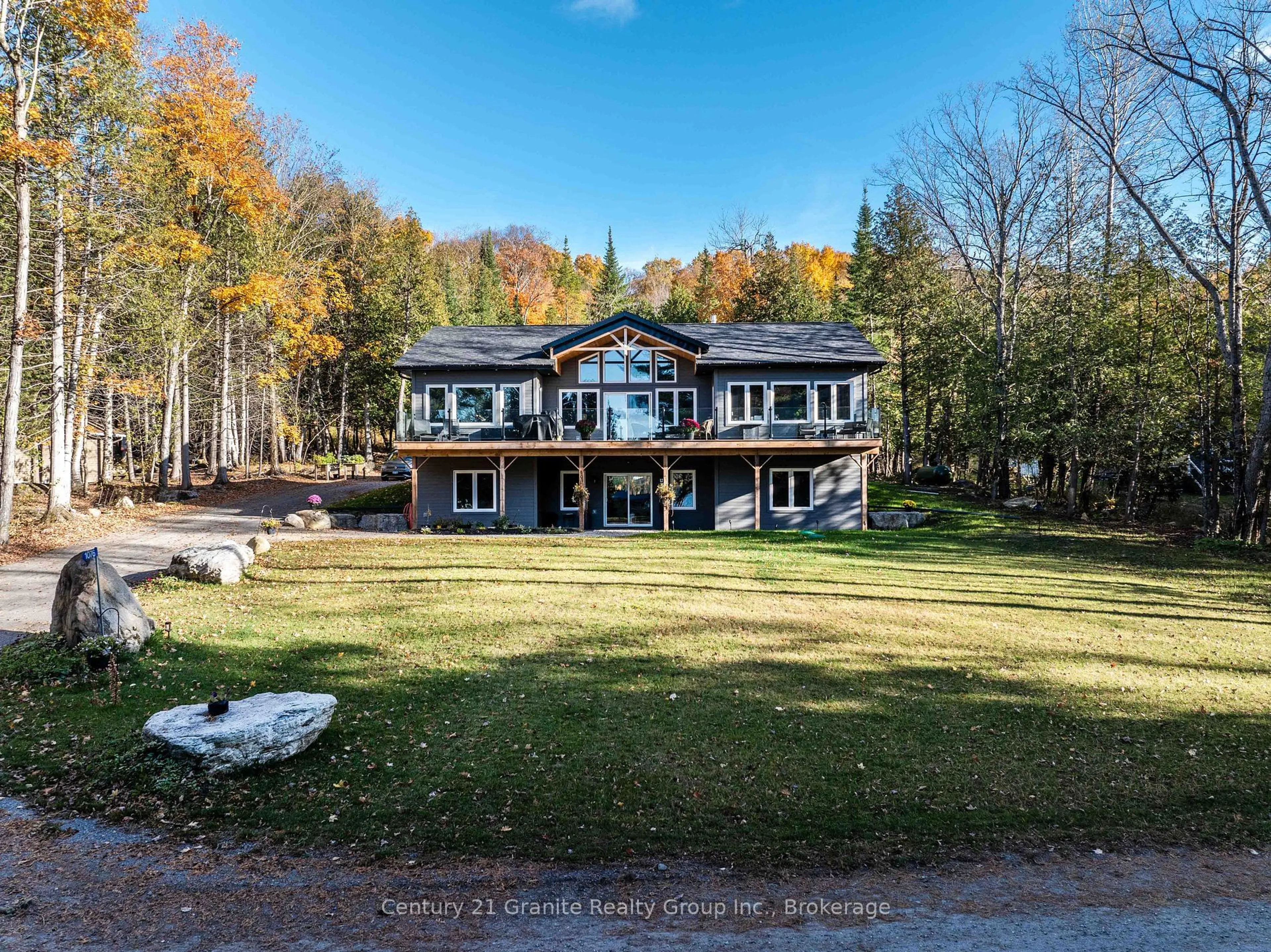 A pic from outside/outdoor area/front of a property/back of a property/a pic from drone, unknown for 1076 Providence Dr, Algonquin Highlands Ontario K0M 1S0