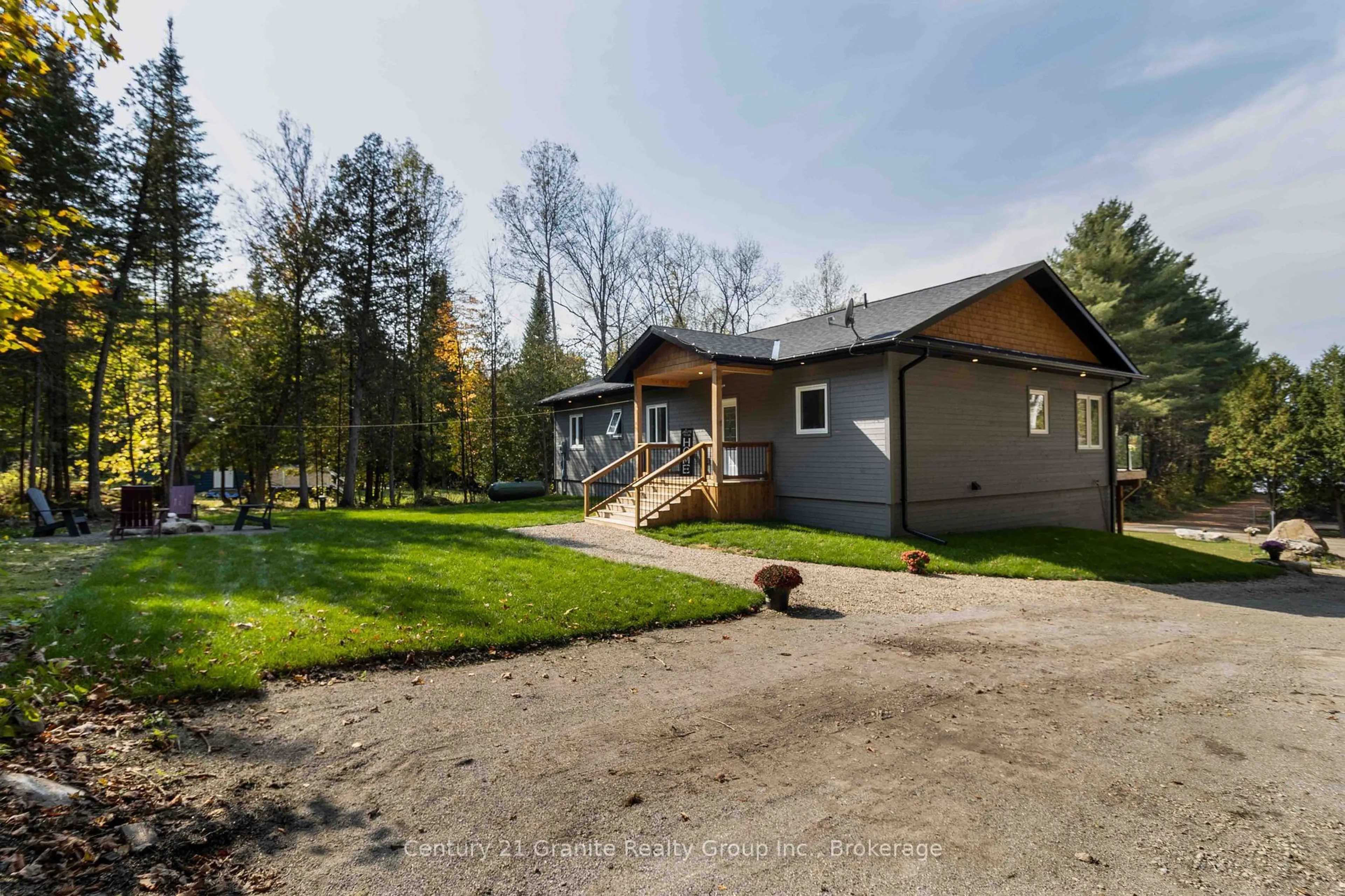 A pic from outside/outdoor area/front of a property/back of a property/a pic from drone, unknown for 1076 Providence Dr, Algonquin Highlands Ontario K0M 1S0