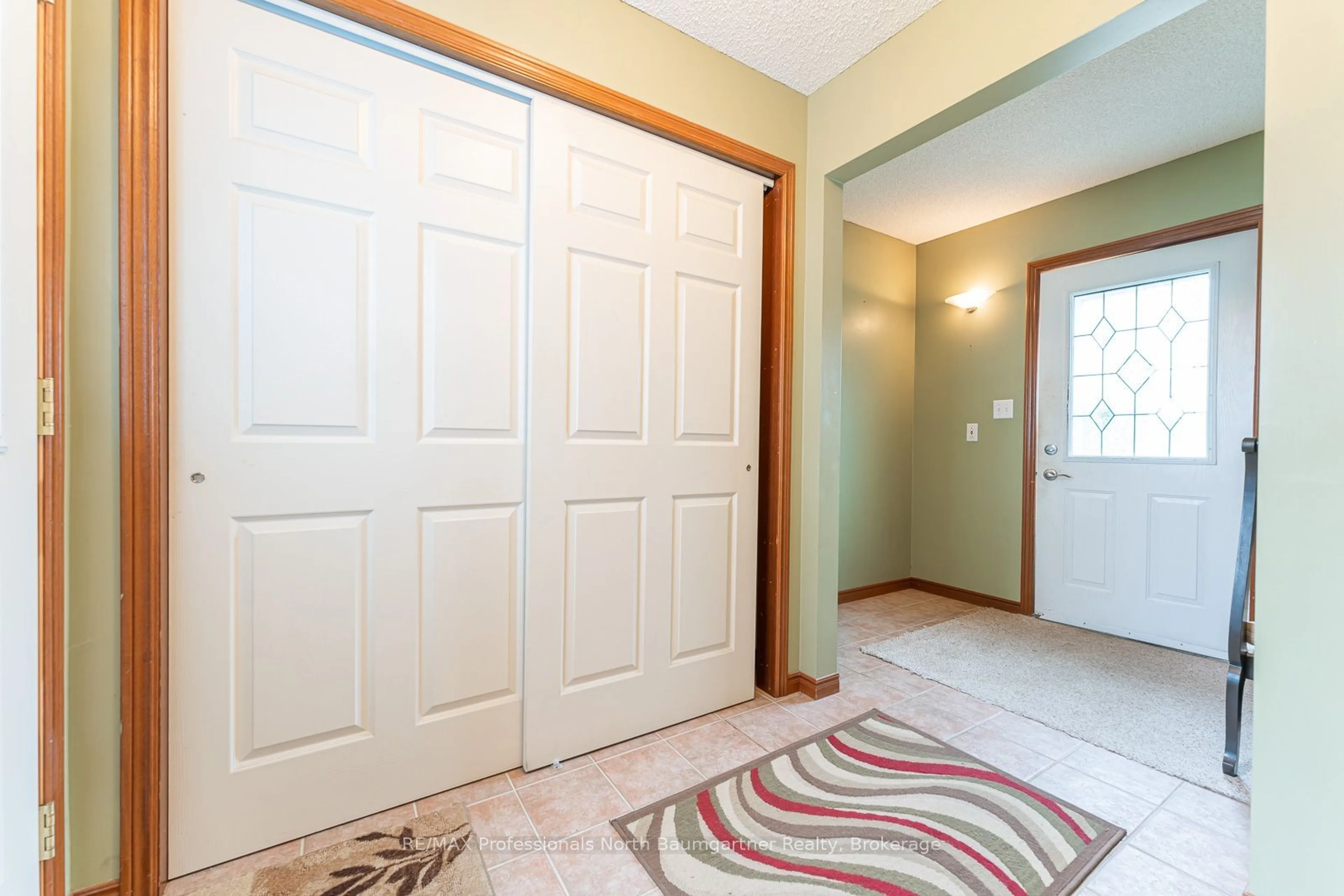 Indoor entryway for 3850 Gelert Rd, Minden Hills Ontario K0M 2K0