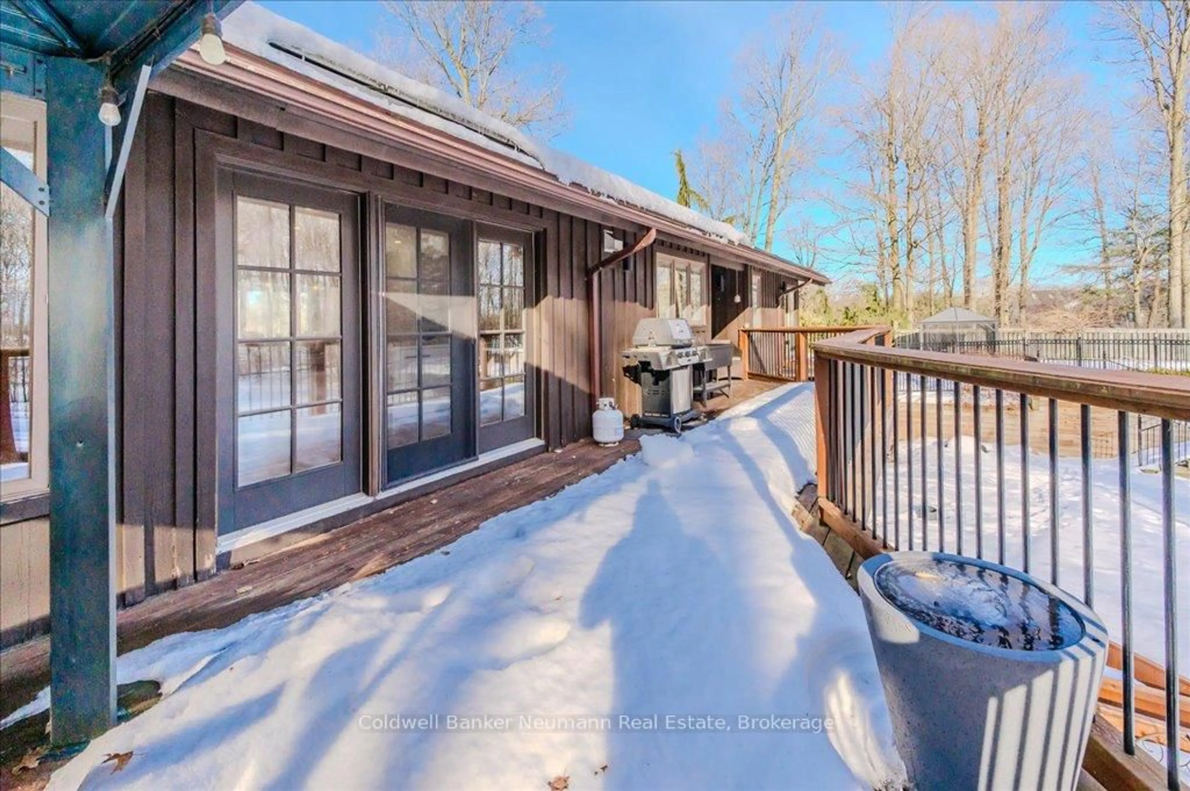 Patio, water/lake/river/ocean view for 6651 Concession 4 Rd, Puslinch Ontario N0B 2J0