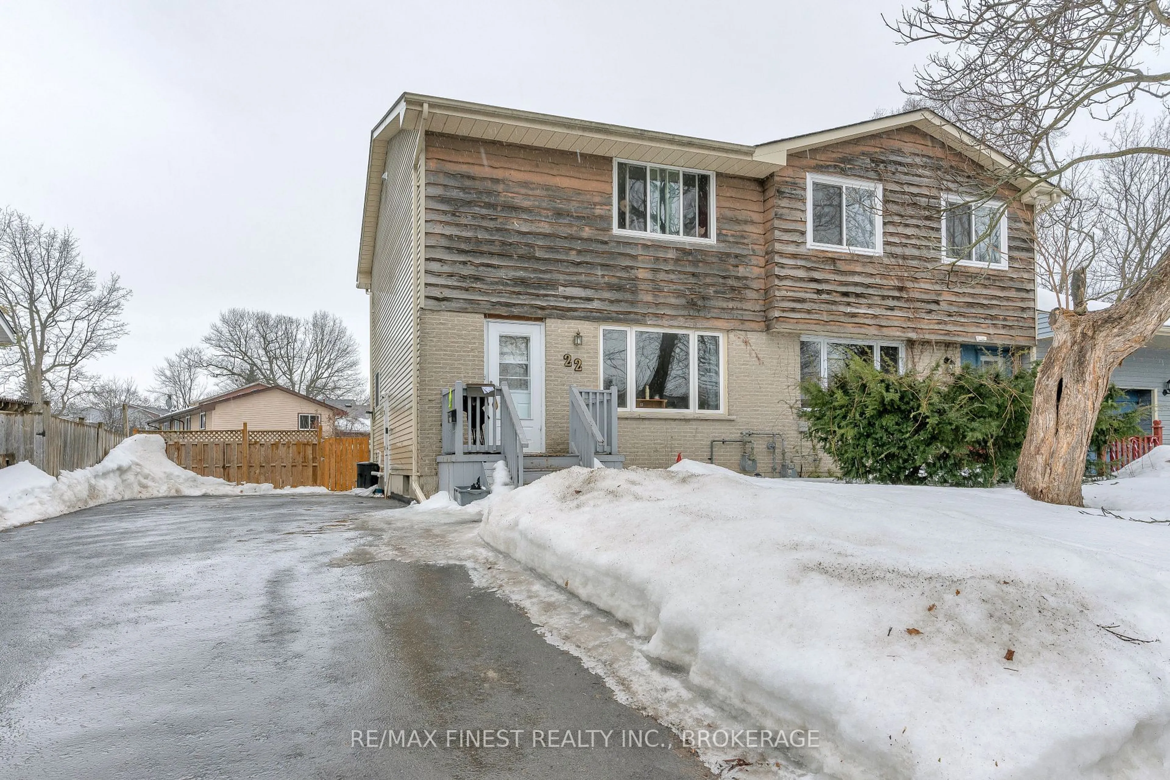 A pic from outside/outdoor area/front of a property/back of a property/a pic from drone, street for 22 Carriage Court Ave, Kingston Ontario K7K 5X2