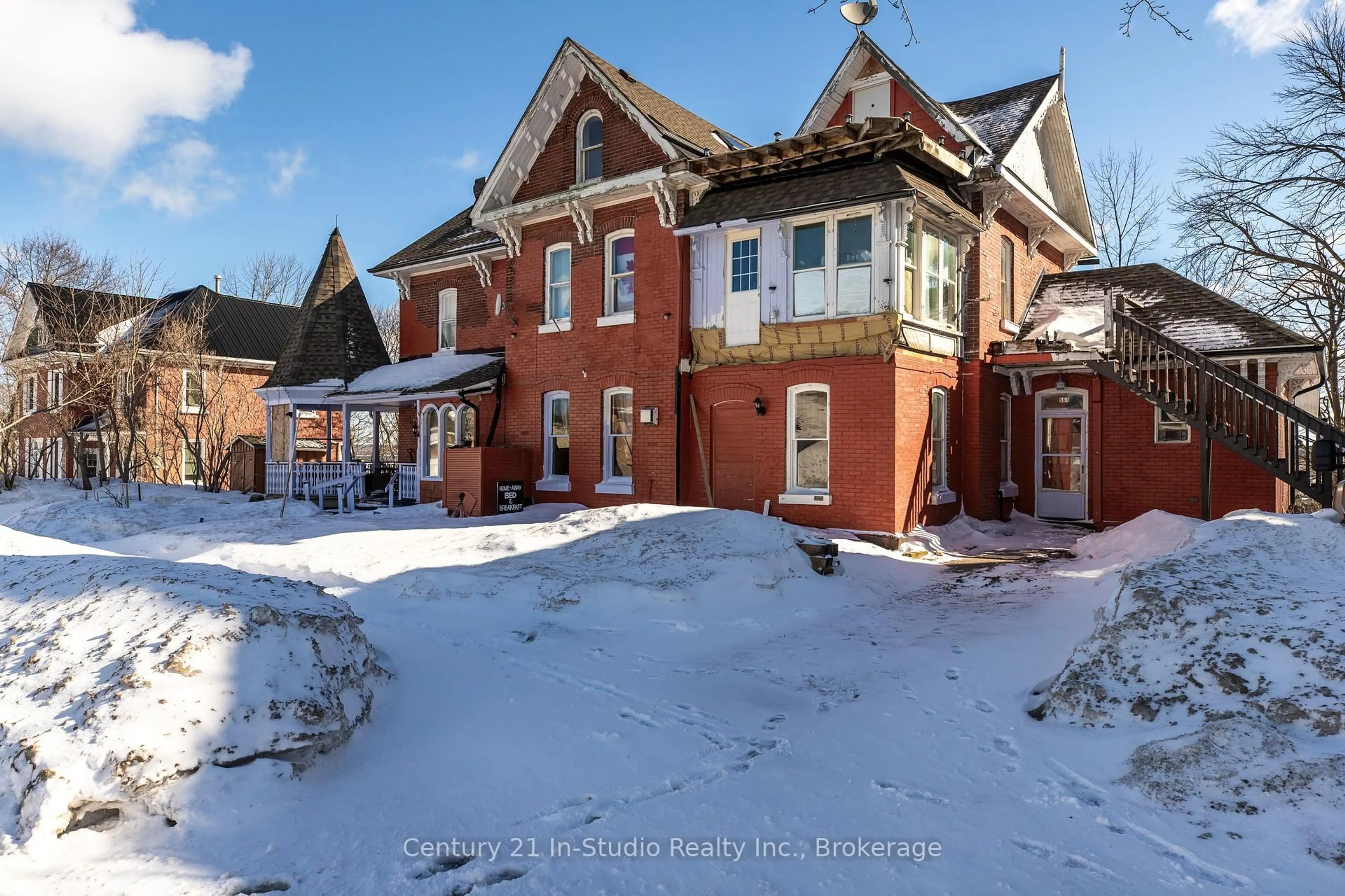 A pic from outside/outdoor area/front of a property/back of a property/a pic from drone, unknown for 561 Gould St, South Bruce Peninsula Ontario N0H 2T0