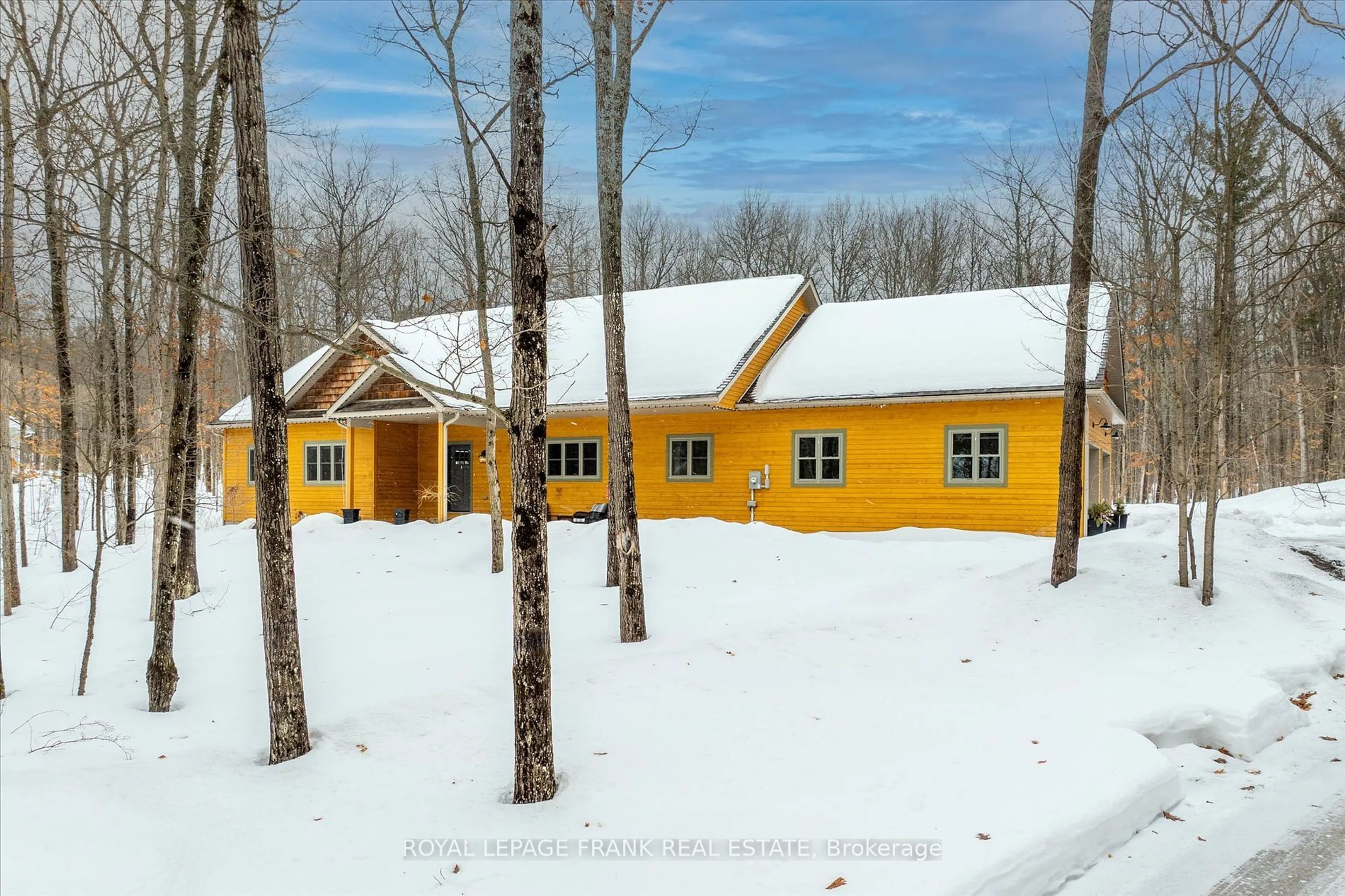 A pic from outside/outdoor area/front of a property/back of a property/a pic from drone, unknown for 92 Mitchell Cres, Galway-Cavendish and Harvey Ontario K0L 1J0