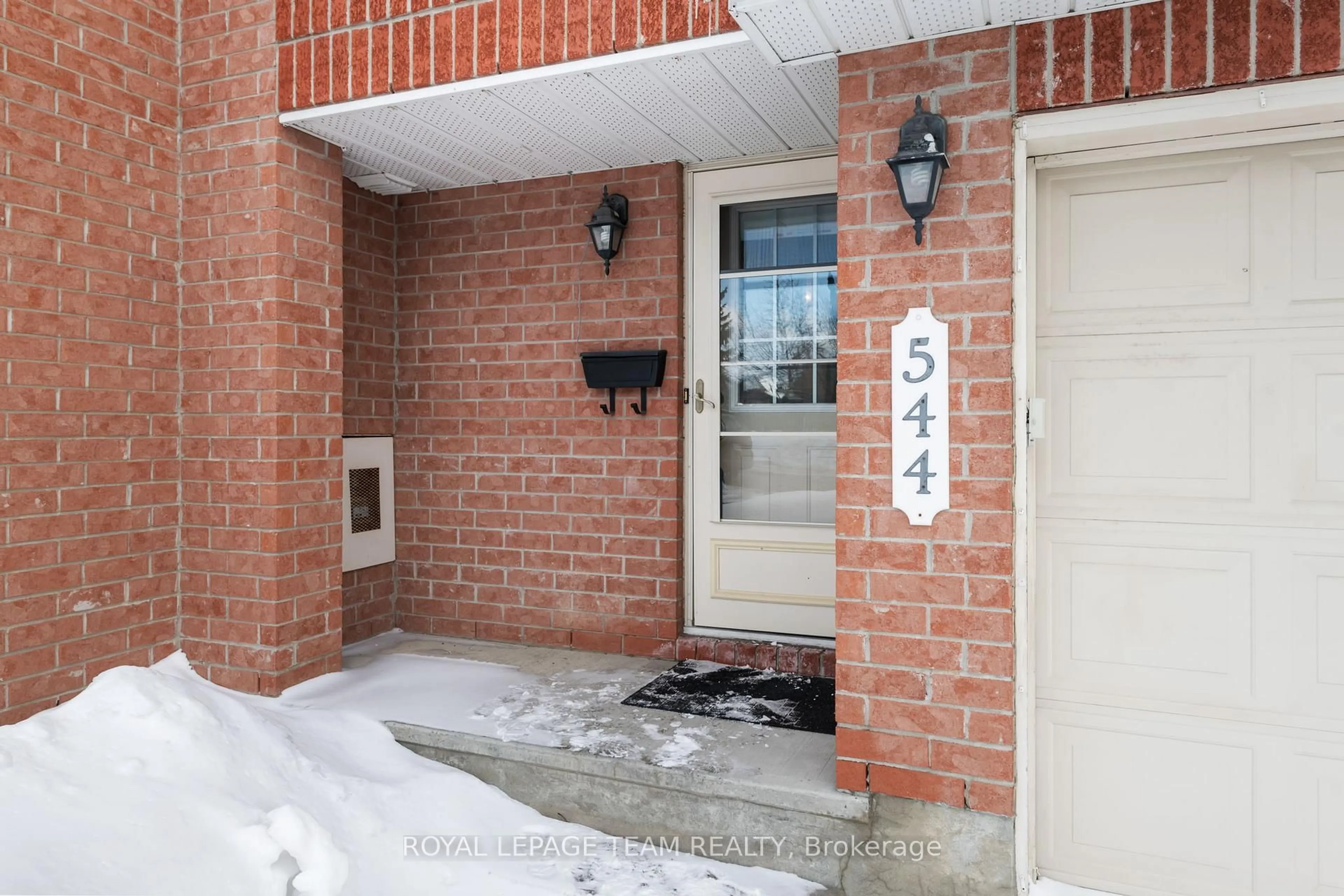 Indoor entryway for 544 Renaissance Dr, Orleans - Cumberland and Area Ontario K4A 4E8