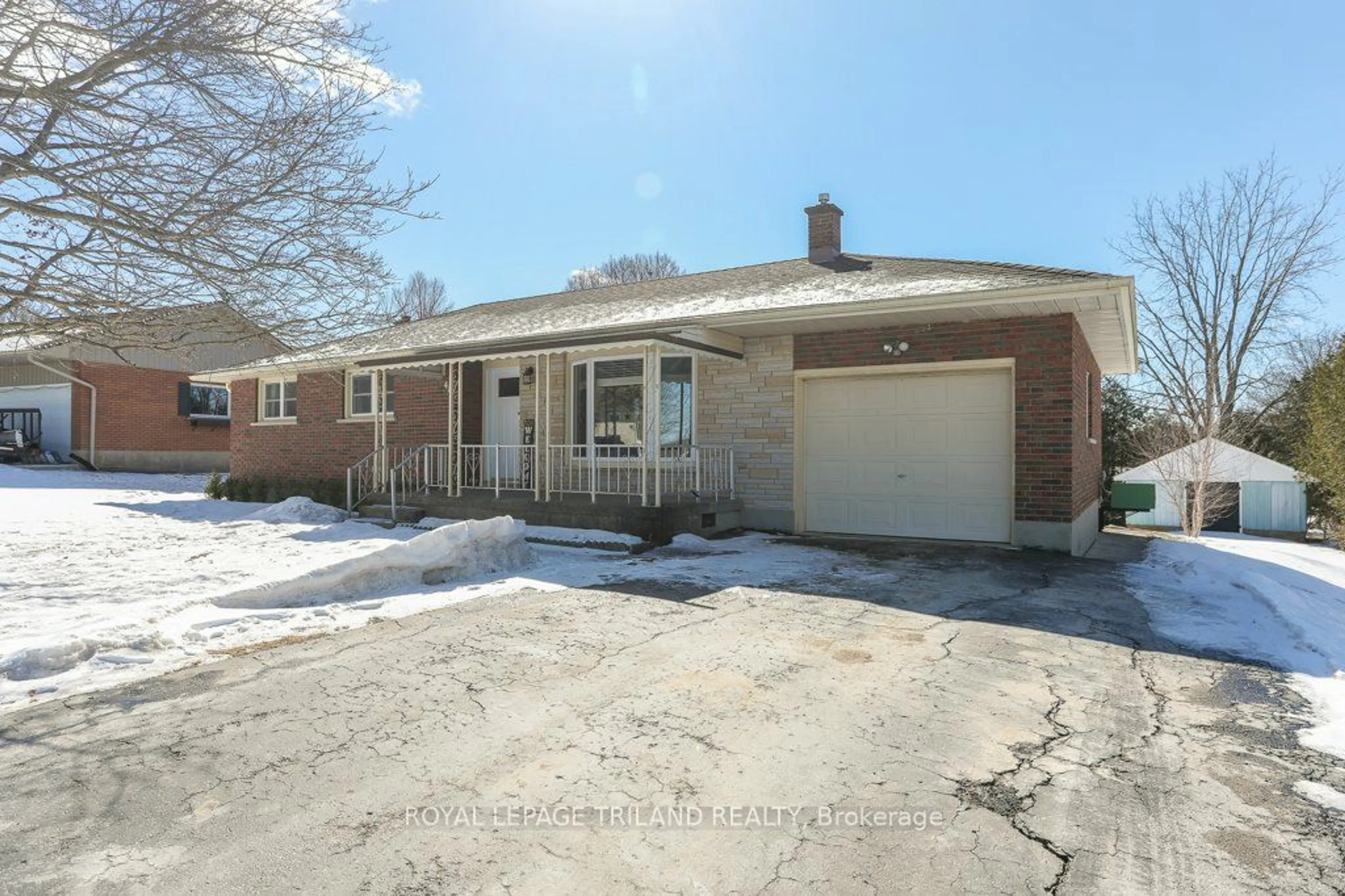 Home with brick exterior material, street for 48 Lynn Cres, South-West Oxford Ontario N0J 1A0