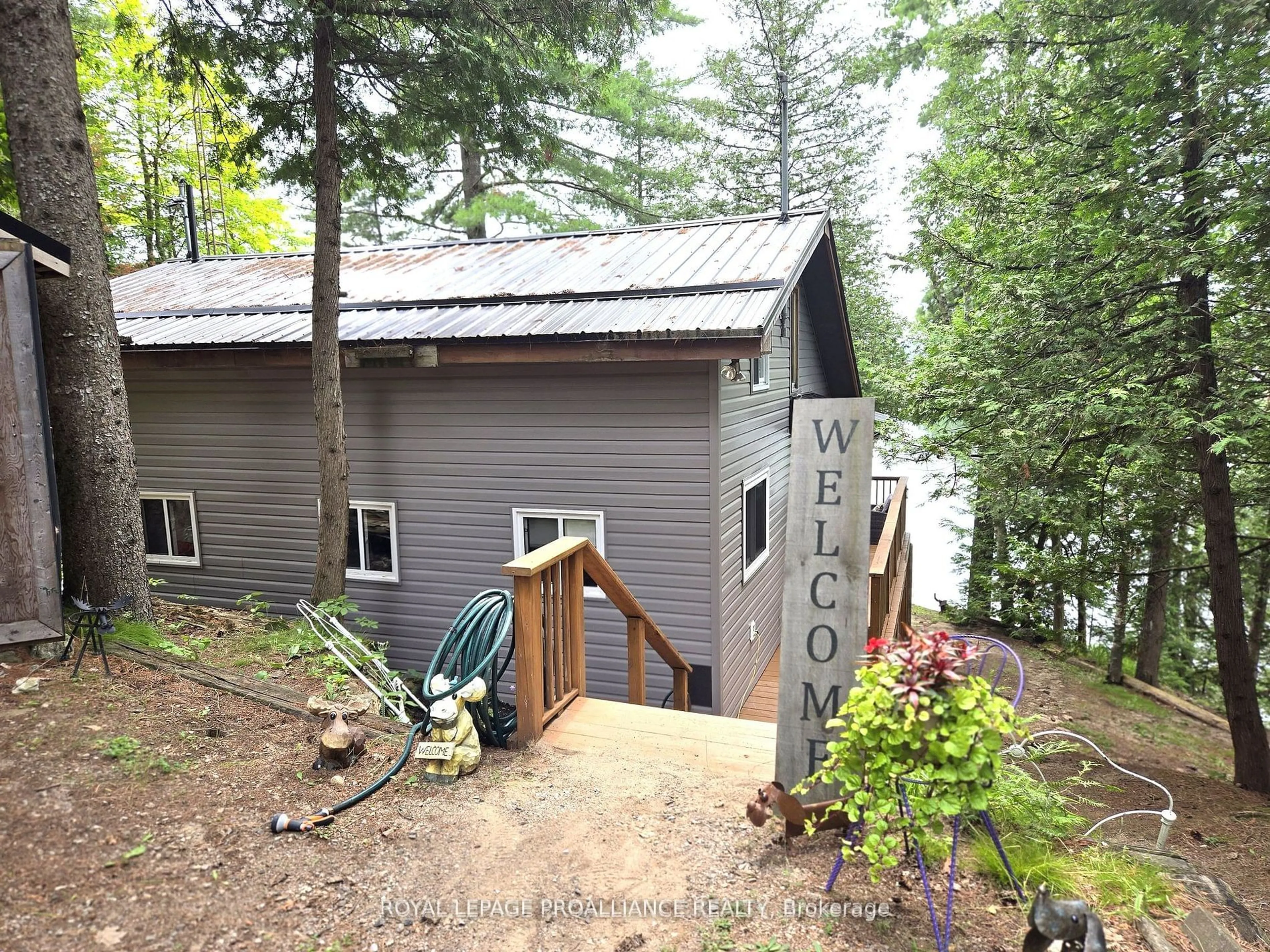 Shed for 1092 1096 Ridge Lane, North Frontenac Ontario K0H 1C0