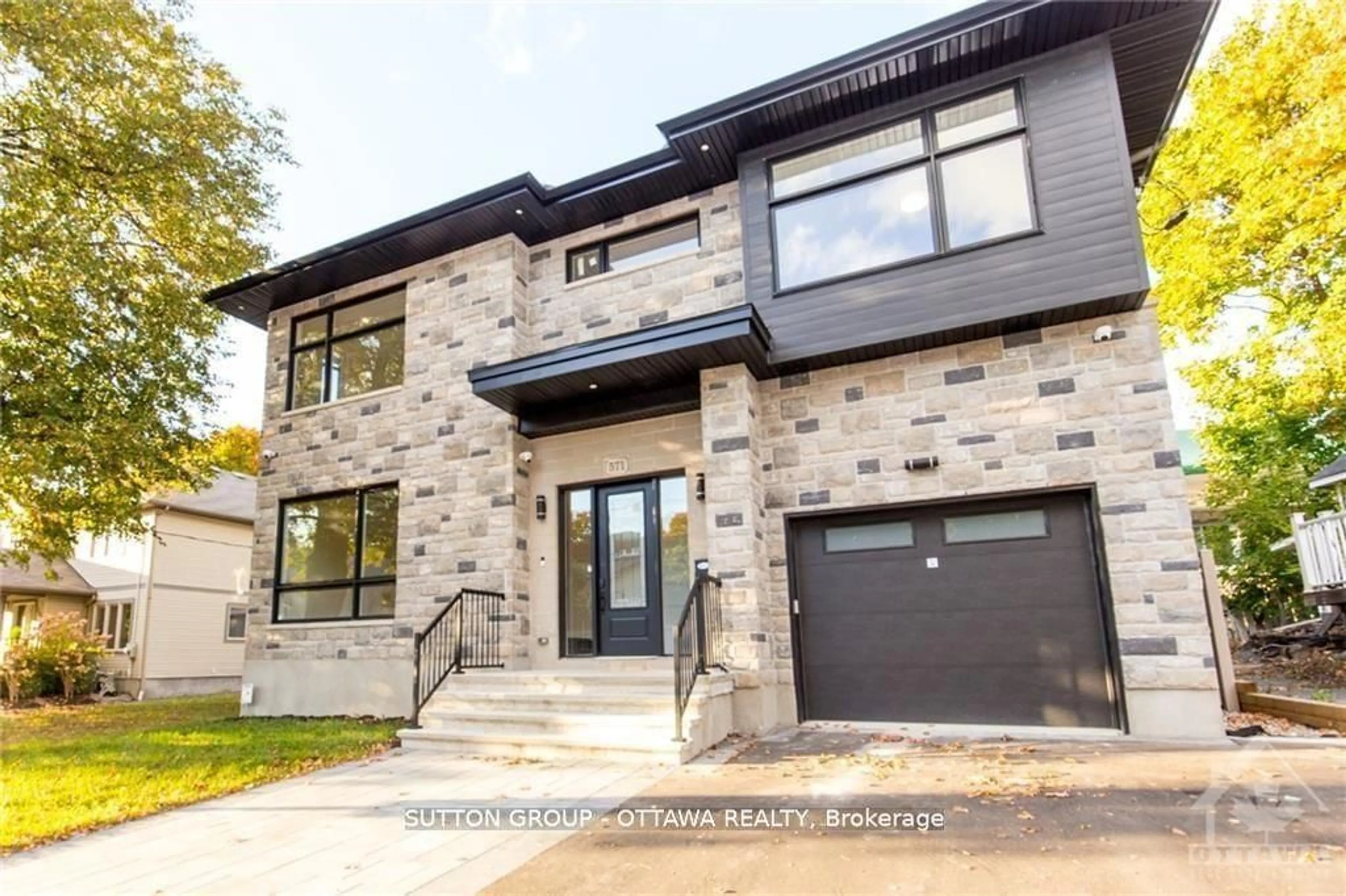 Home with brick exterior material, street for 571 Mutual St, Ottawa Ontario K1K 1C5