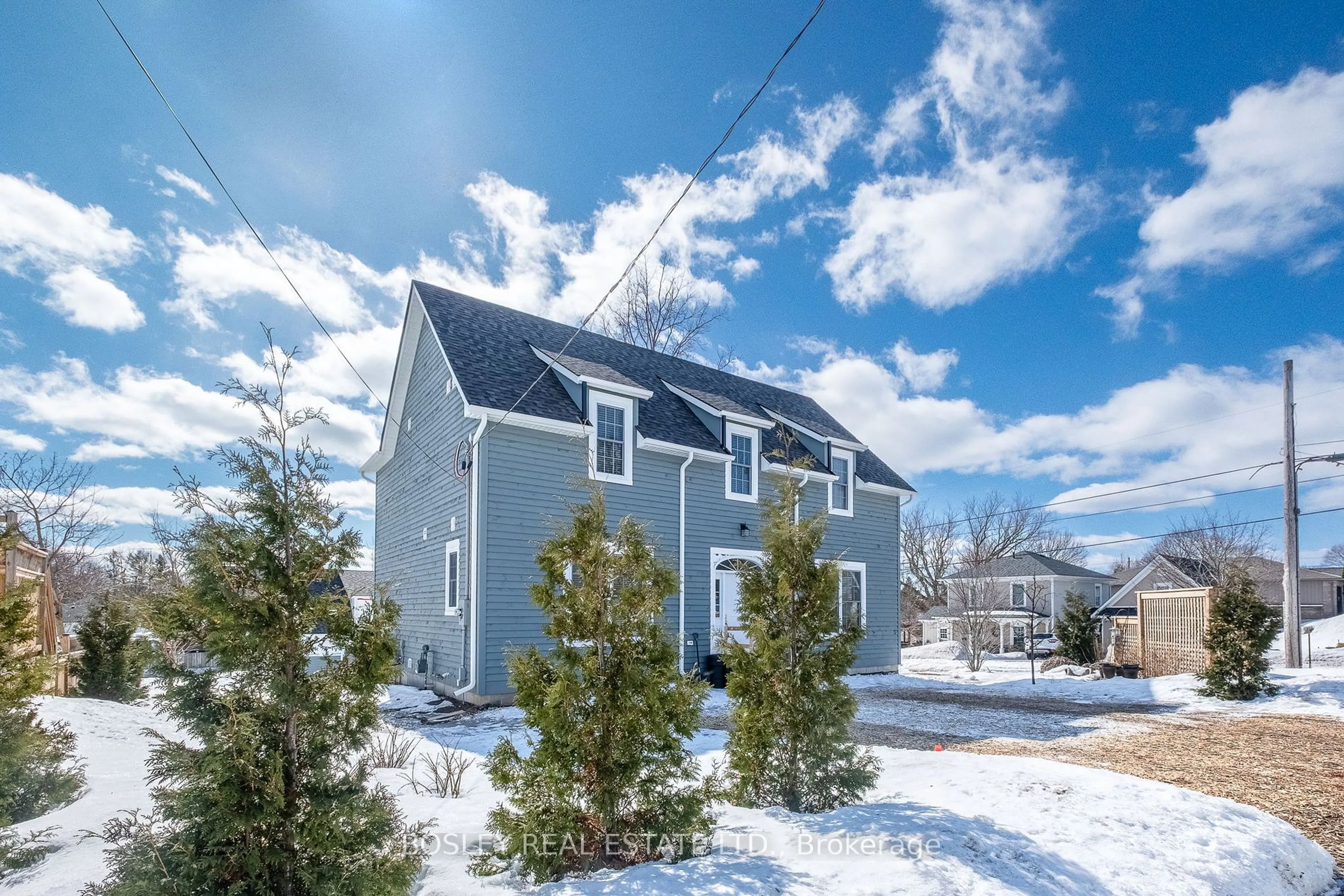 A pic from outside/outdoor area/front of a property/back of a property/a pic from drone, street for 161 Bruton St, Port Hope Ontario L1A 1V6