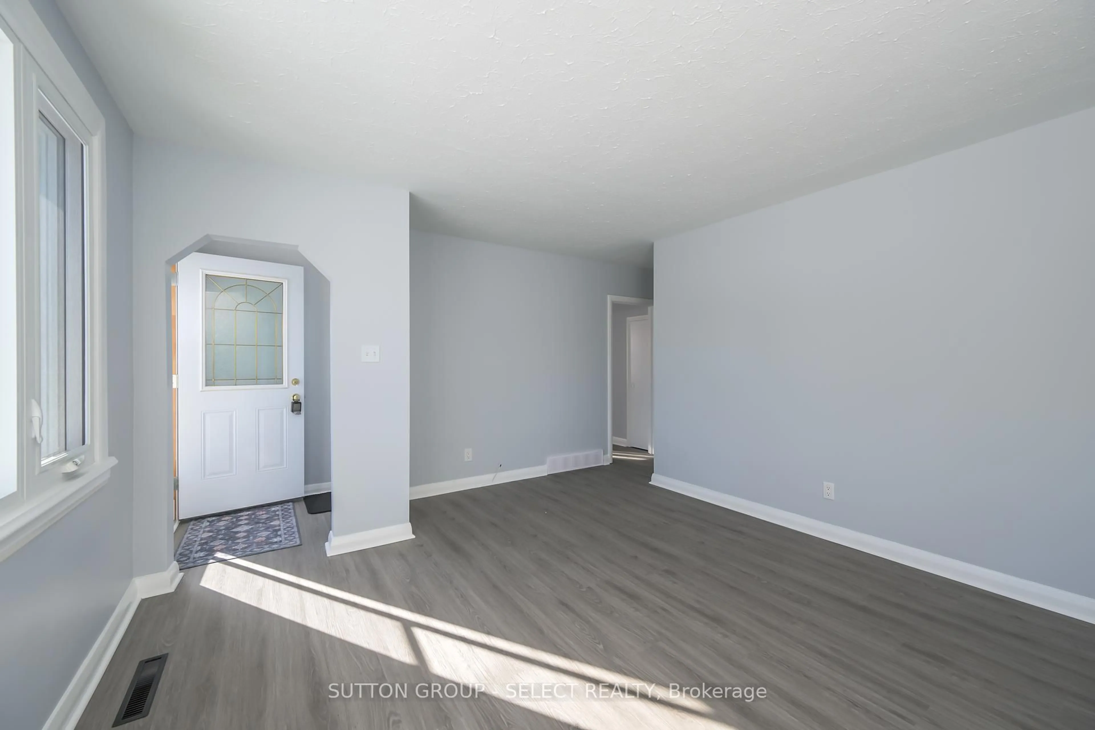 A pic of a room for 349 Avondale Rd, London Ontario N5W 5B4