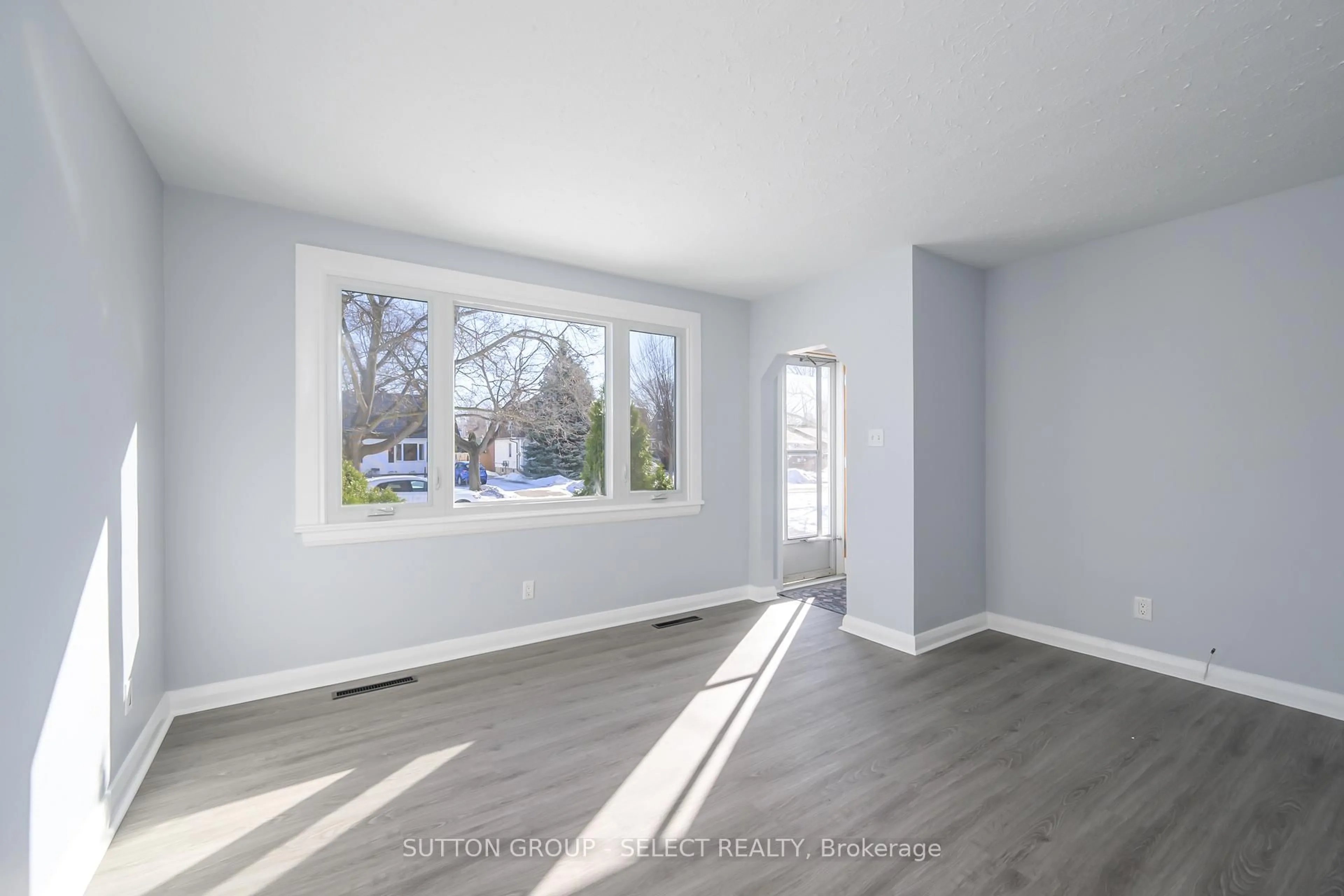 A pic of a room for 349 Avondale Rd, London Ontario N5W 5B4