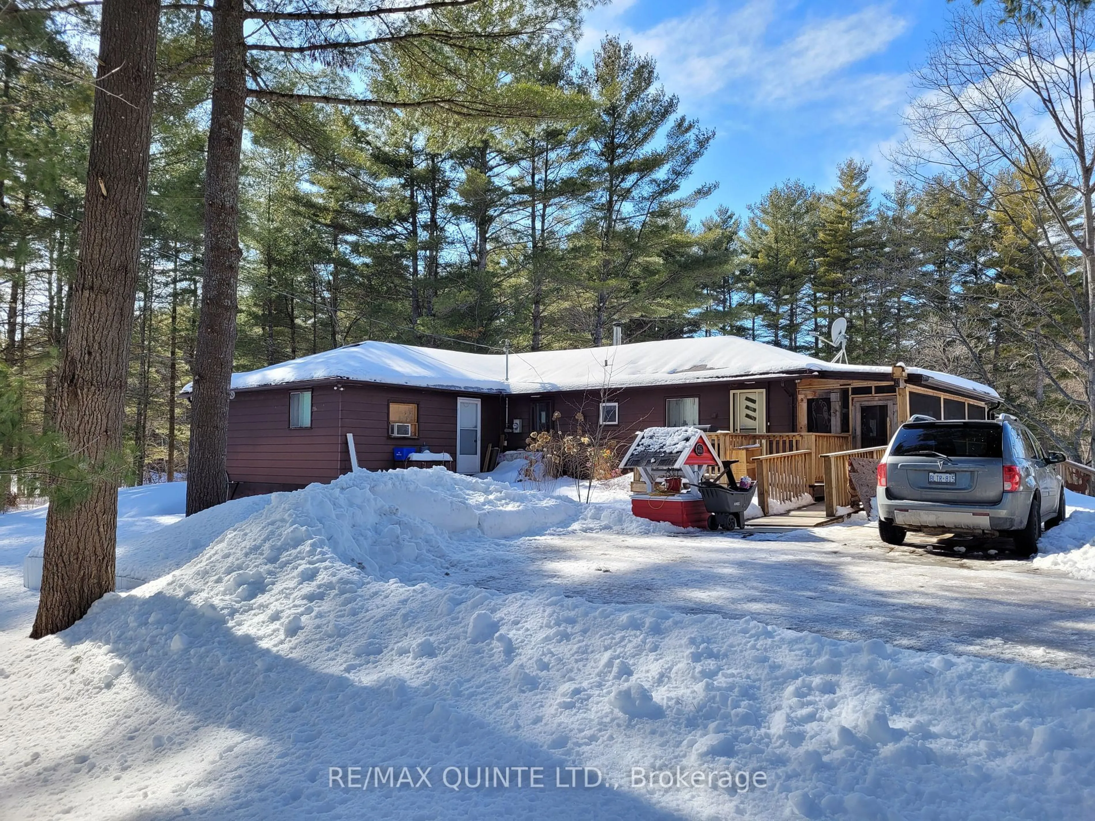 A pic from outside/outdoor area/front of a property/back of a property/a pic from drone, street for 8187 Hwy 37, Tweed Ontario K0K 3J0