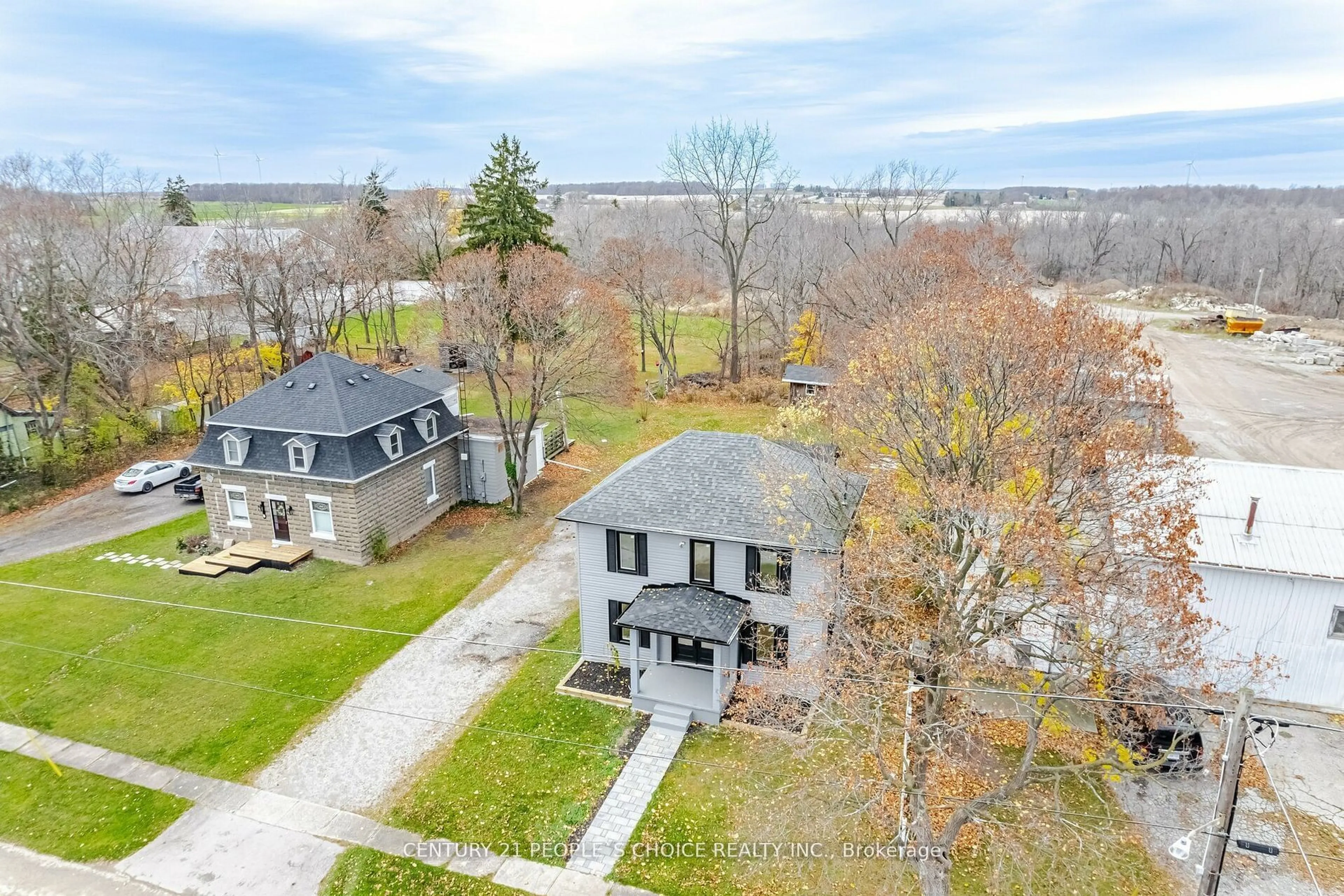 A pic from outside/outdoor area/front of a property/back of a property/a pic from drone, water/lake/river/ocean view for 17 Park St, Haldimand Ontario N0A 1P0