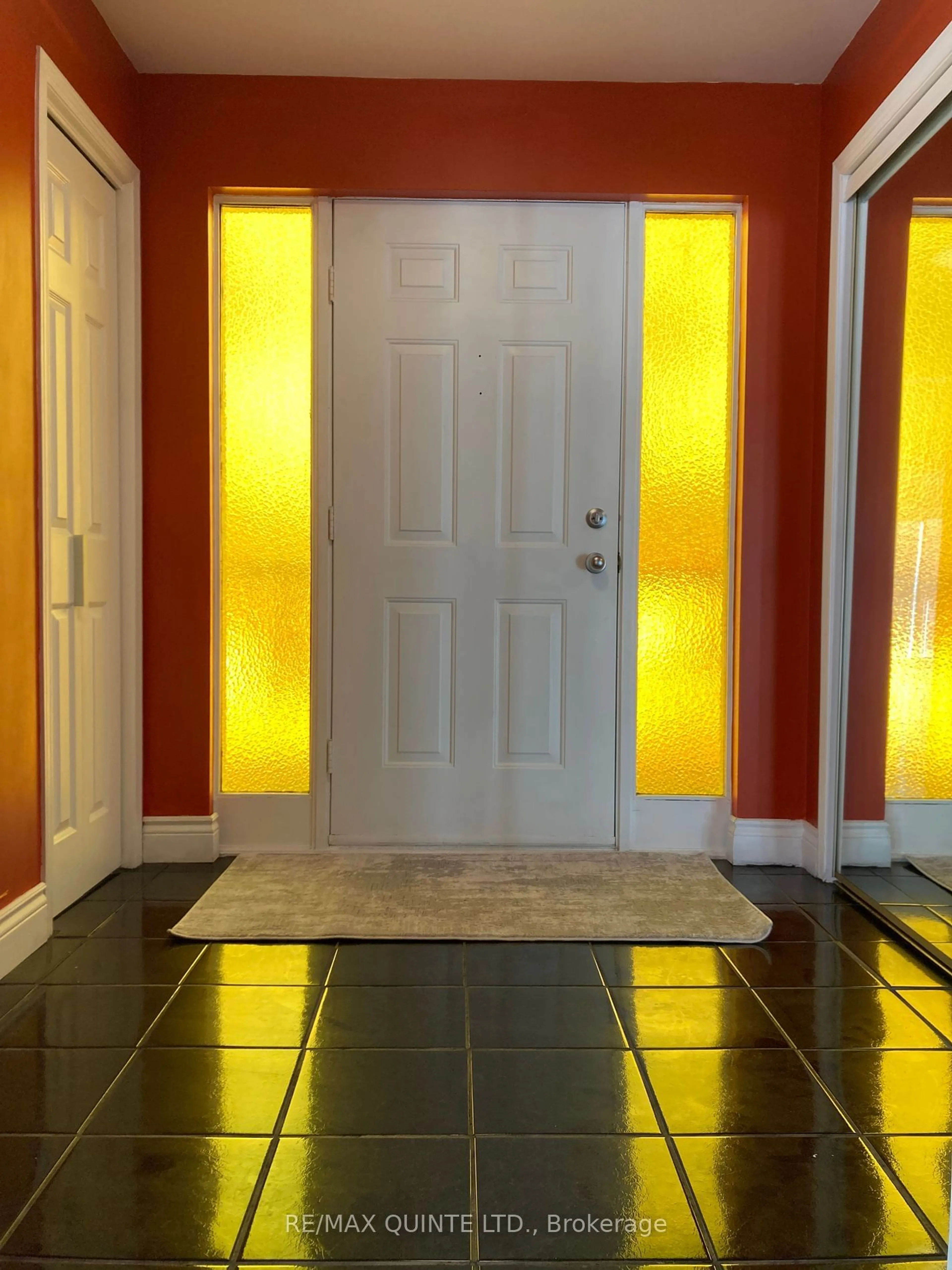 Indoor entryway for 179 HERCHIMER Ave #14, Belleville Ontario K8N 4G7