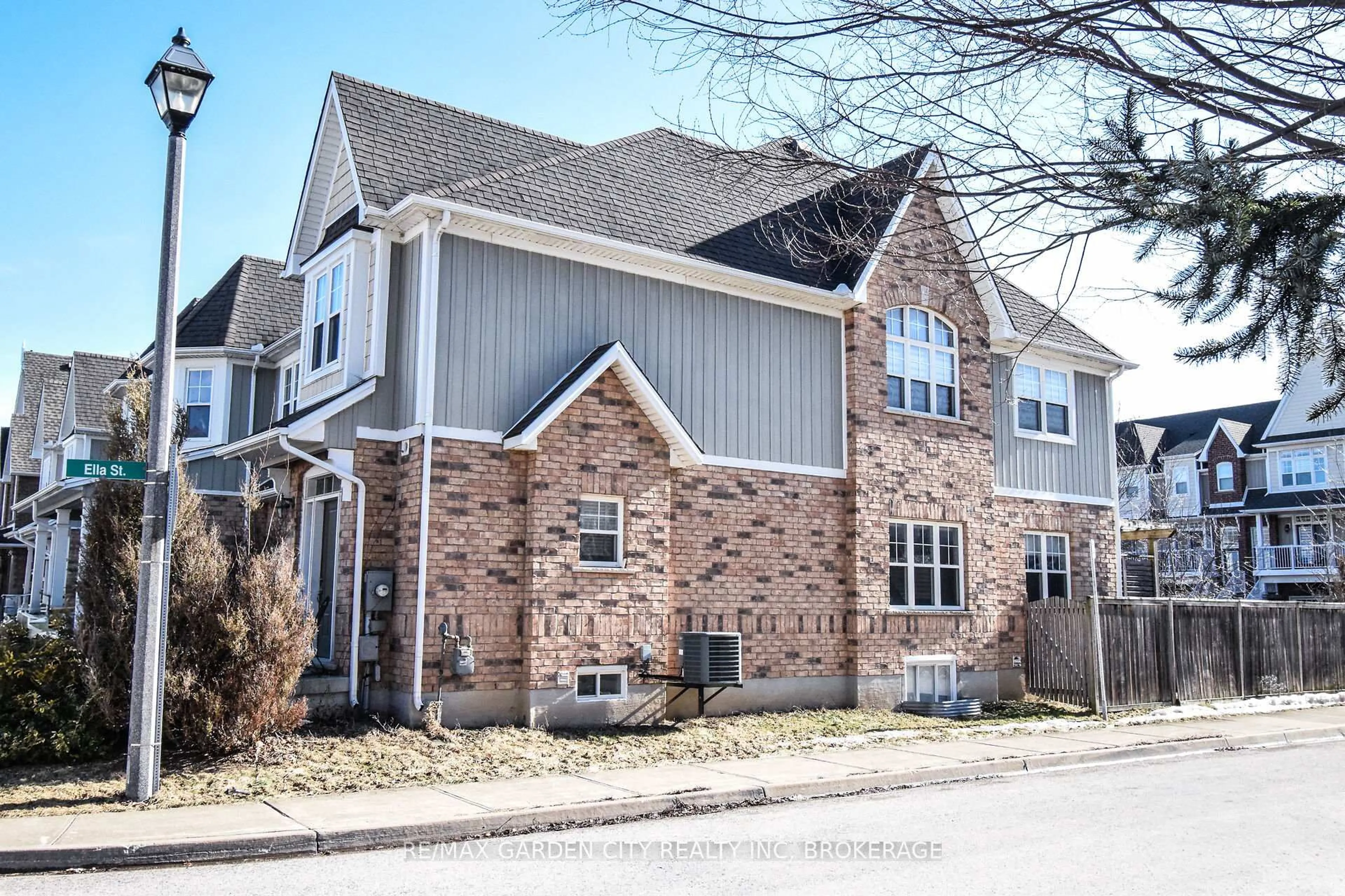 Home with brick exterior material, street for 47 Montebello Pl, St. Catharines Ontario L2R 6B5