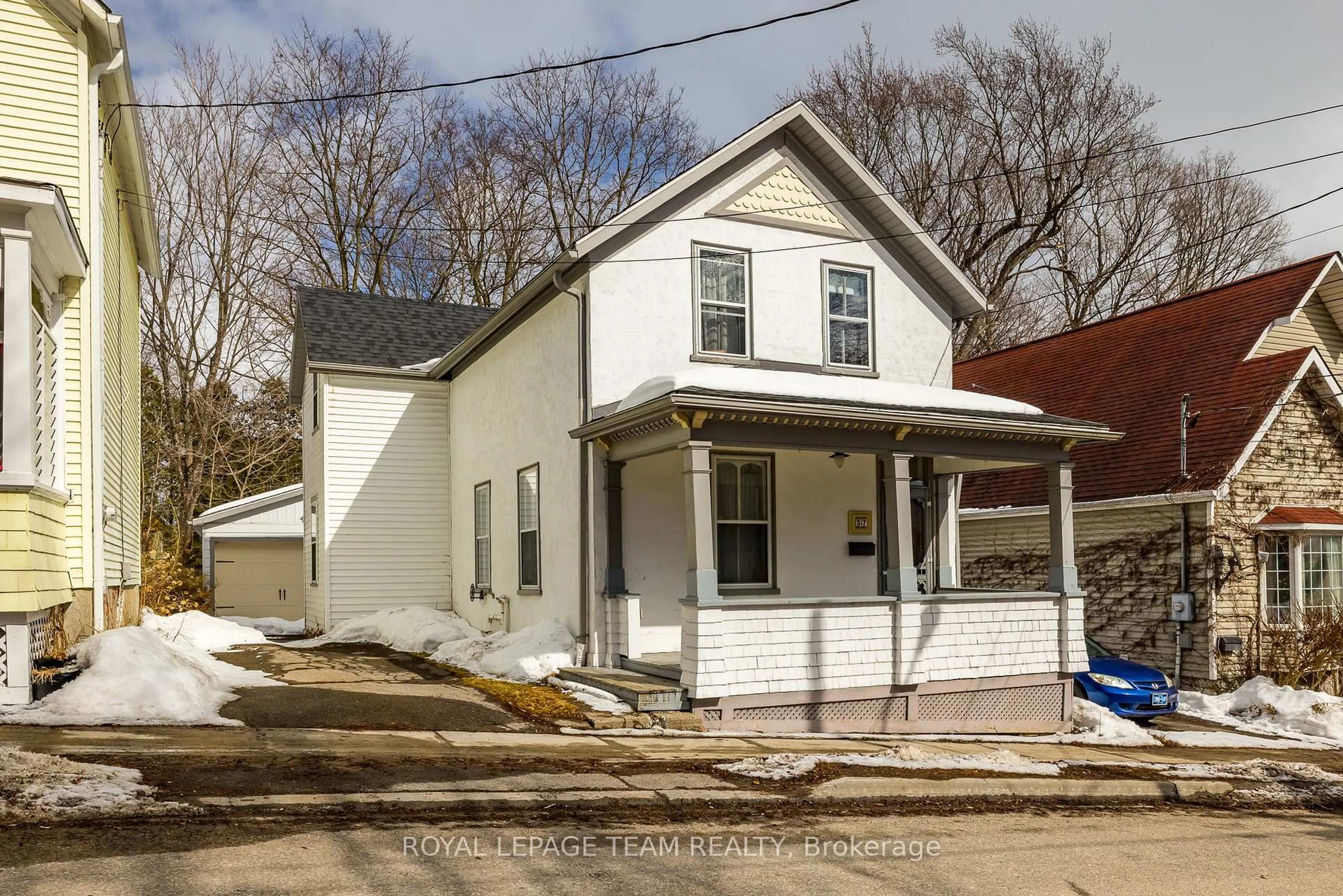 Home with vinyl exterior material, street for 37 Orchard St, Brockville Ontario K6V 2J6