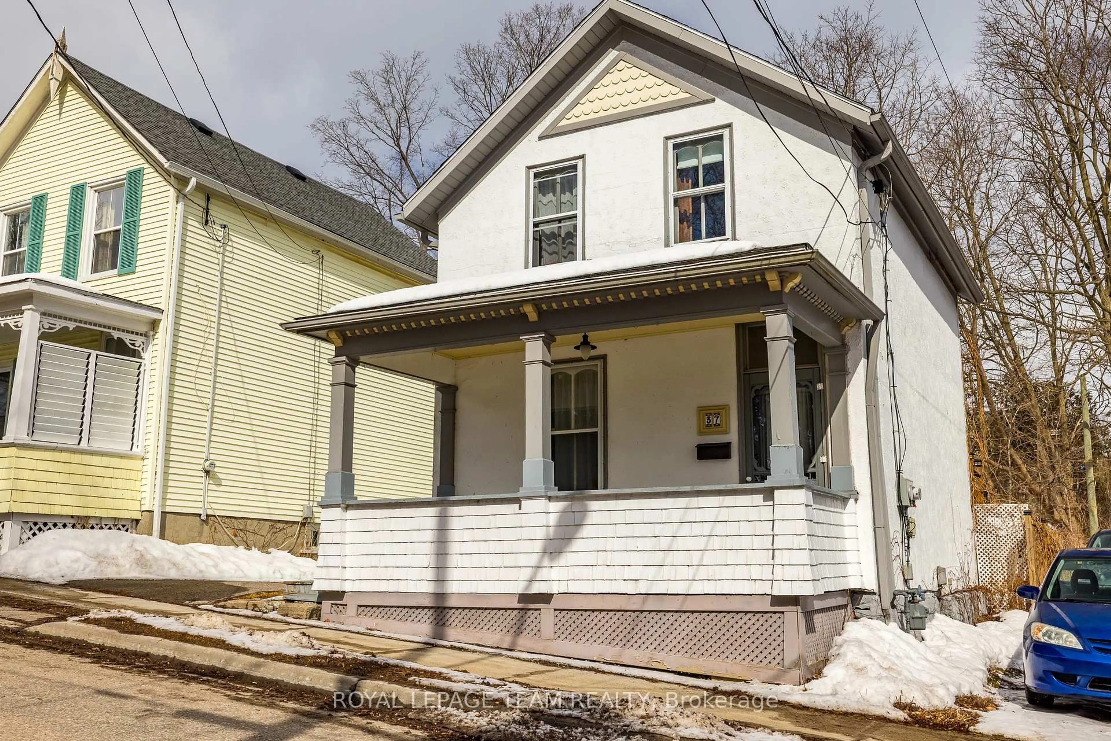 Home with vinyl exterior material, street for 37 Orchard St, Brockville Ontario K6V 2J6