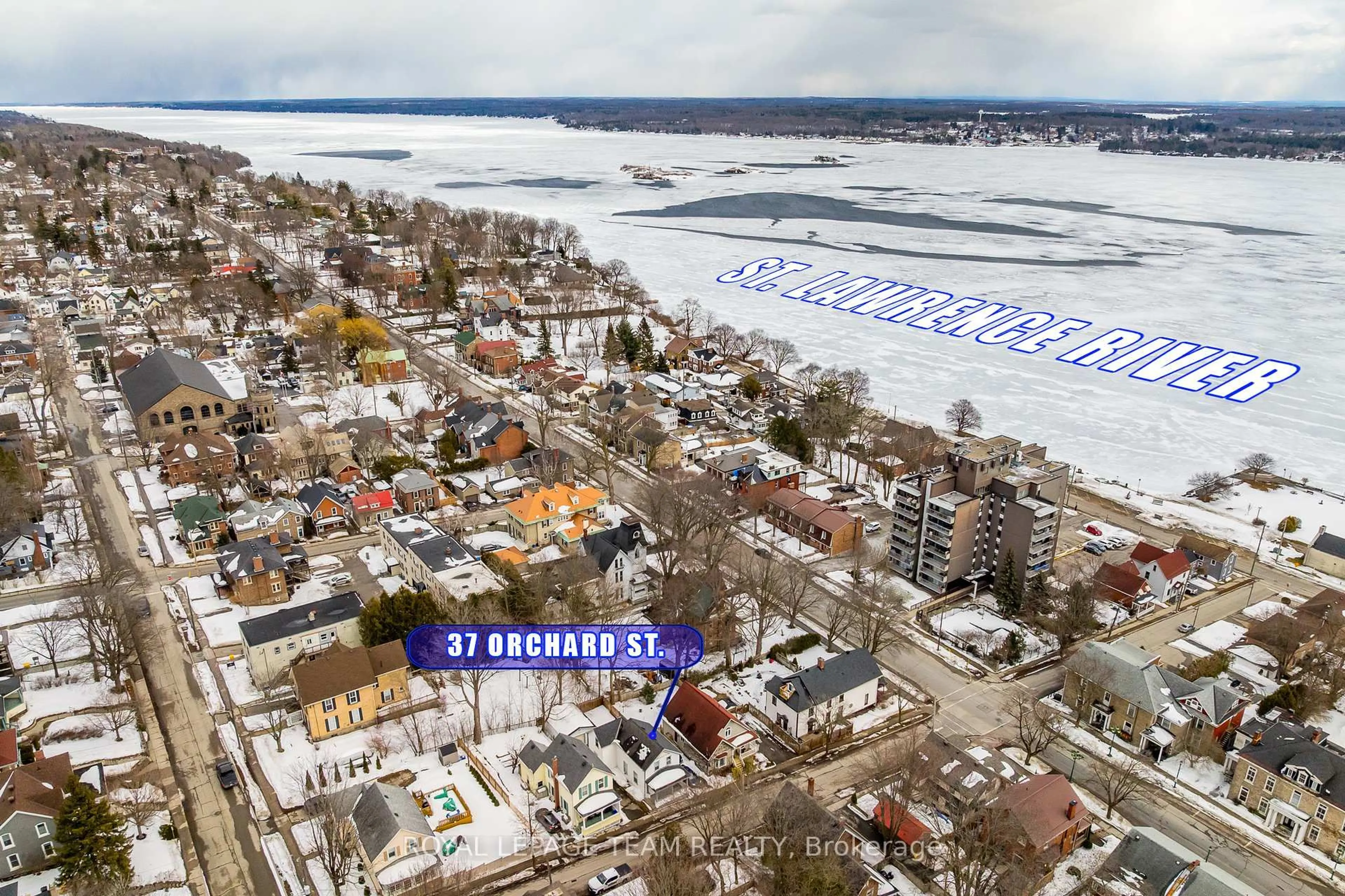 A pic from outside/outdoor area/front of a property/back of a property/a pic from drone, water/lake/river/ocean view for 37 Orchard St, Brockville Ontario K6V 2J6