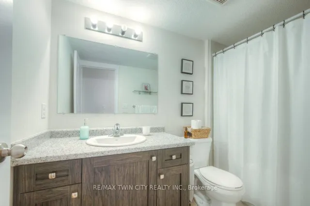 Additional property image - 164 Rochefort St Unit B