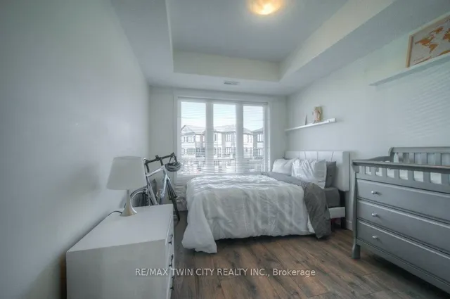 Additional property image - 164 Rochefort St Unit B