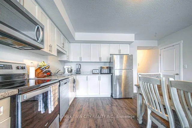 Additional property image - 164 Rochefort St Unit B
