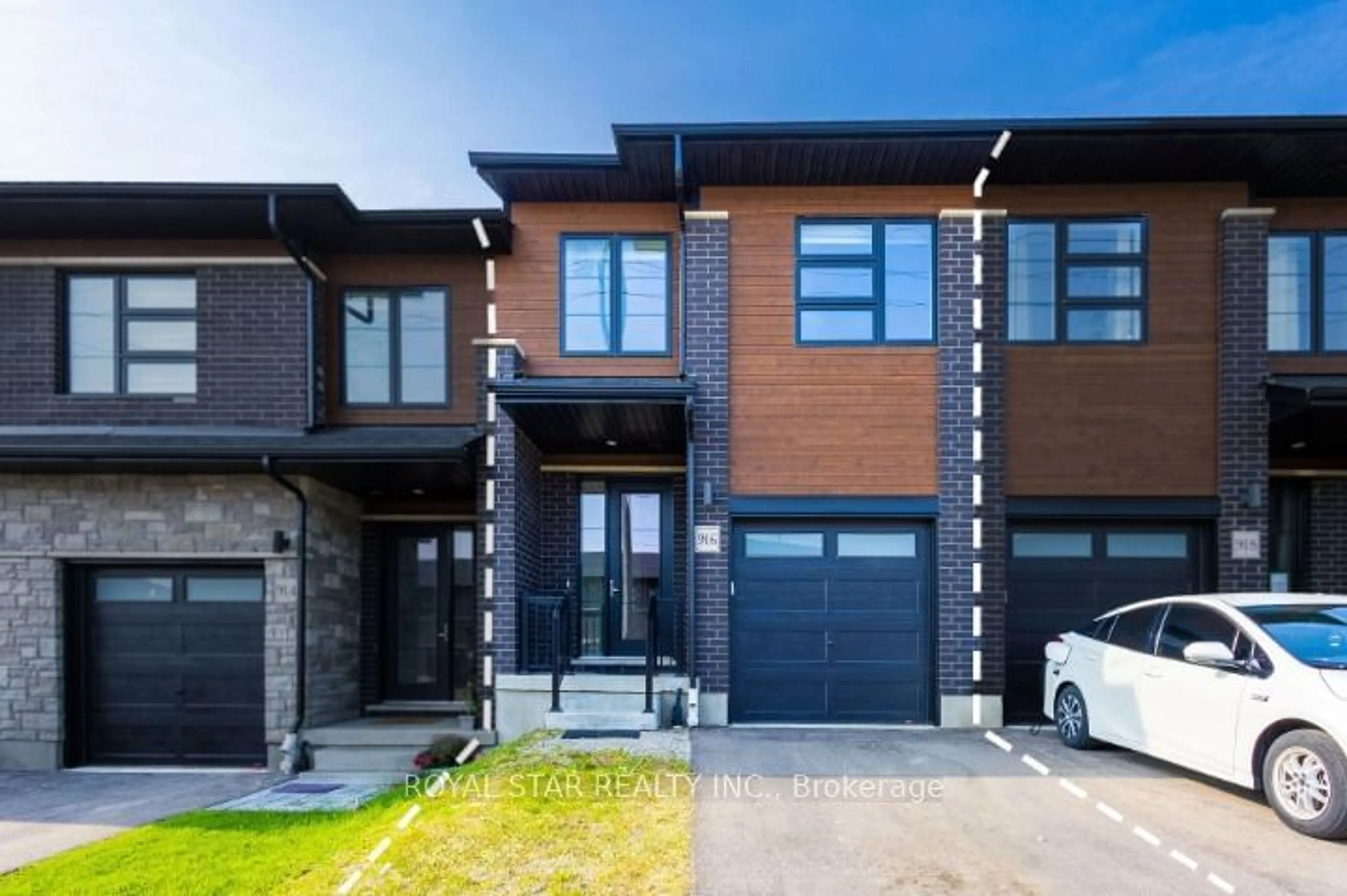 Home with brick exterior material, street for 916 Robert Ferrie Dr, Kitchener Ontario N2R 0P2