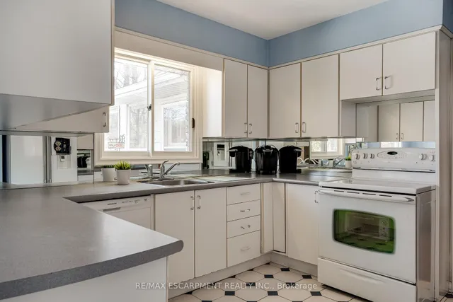 Additional property image - 25 ROBINHOOD Dr