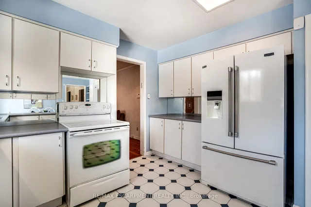 Additional property image - 25 ROBINHOOD Dr