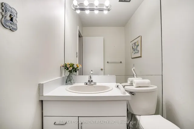 Additional property image - 25 ROBINHOOD Dr
