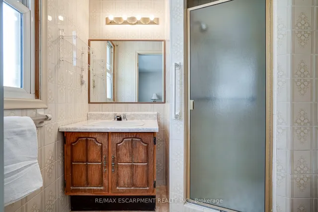 Additional property image - 25 ROBINHOOD Dr