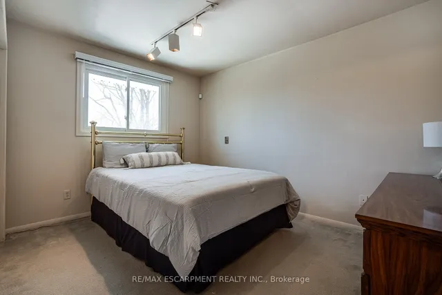 Additional property image - 25 ROBINHOOD Dr