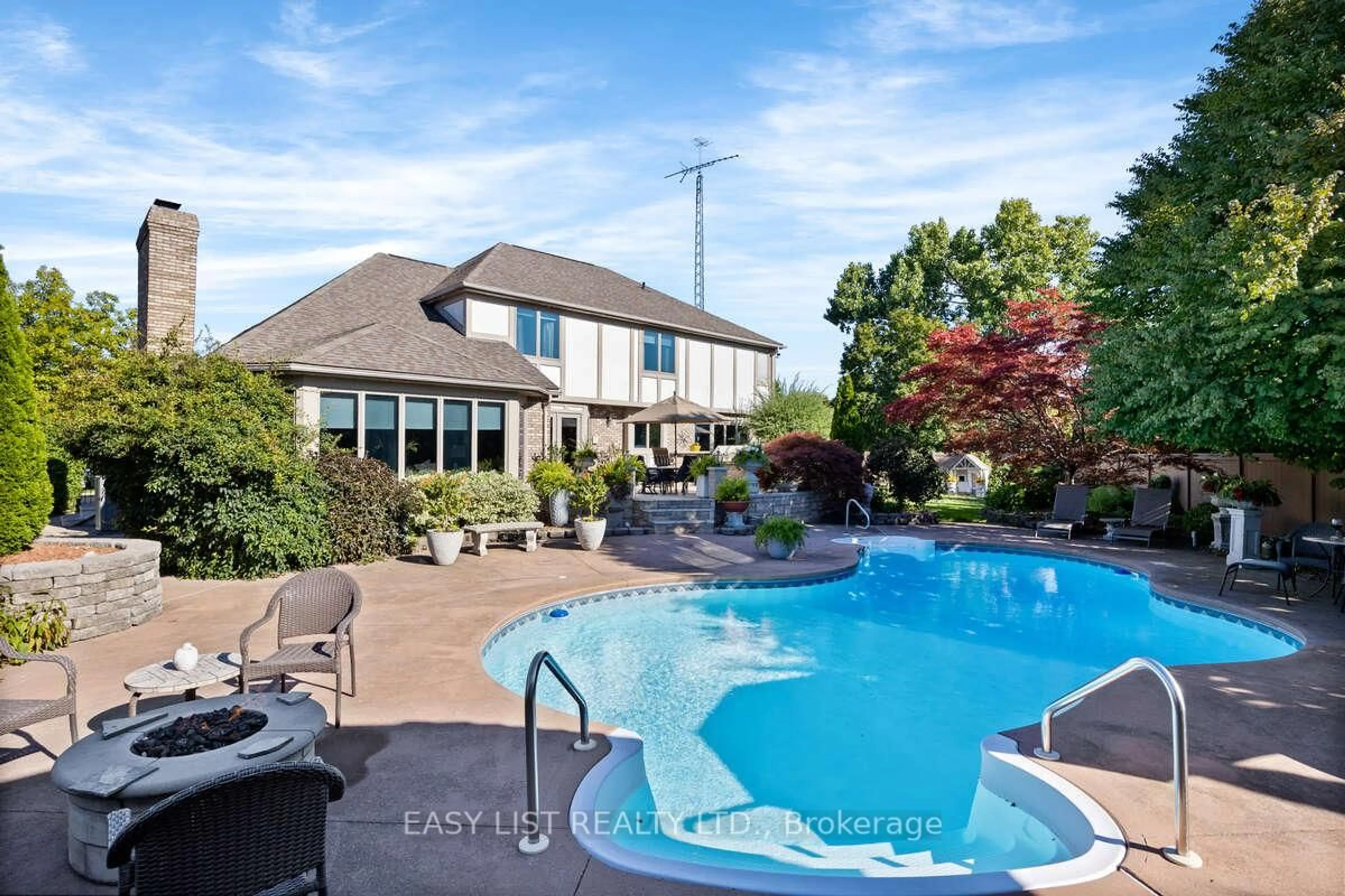 Pool for 541 Kerr Cres, Lakeshore Ontario N0R 1A0