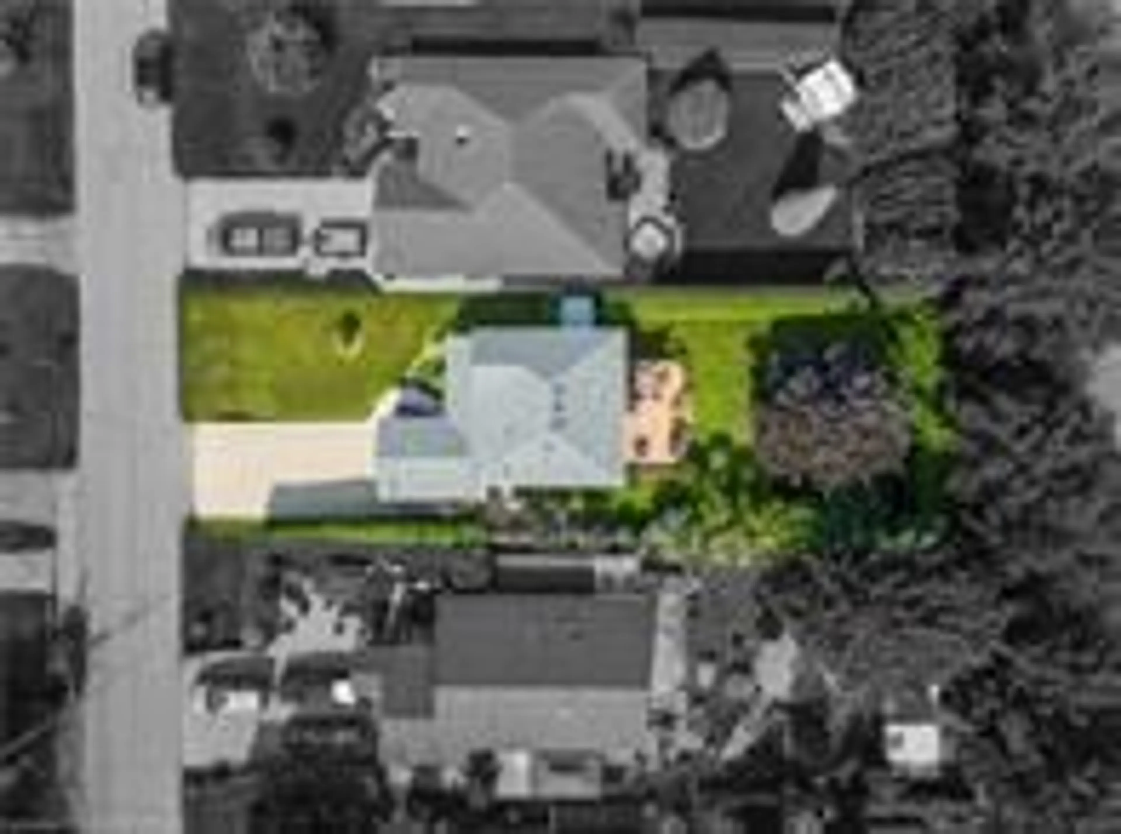 A pic from outside/outdoor area/front of a property/back of a property/a pic from drone, street for 8 Marlow Ave, Grimsby Ontario L3M 1Y3