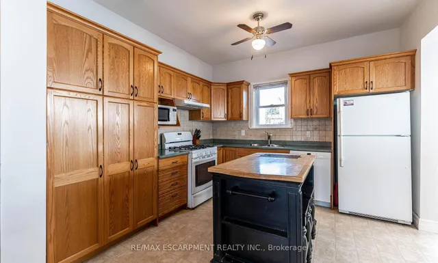 Additional property image - 174 East 24th St