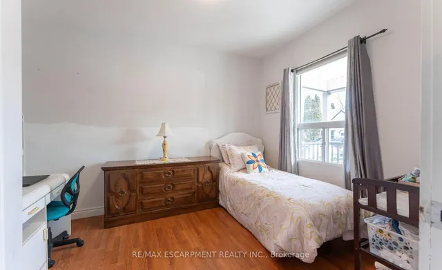 Additional property image - 174 East 24th St