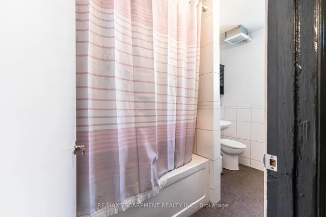 Additional property image - 174 East 24th St