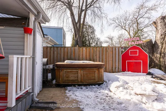 Additional property image - 174 East 24th St