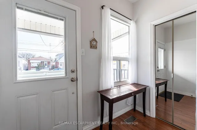 Additional property image - 174 East 24th St