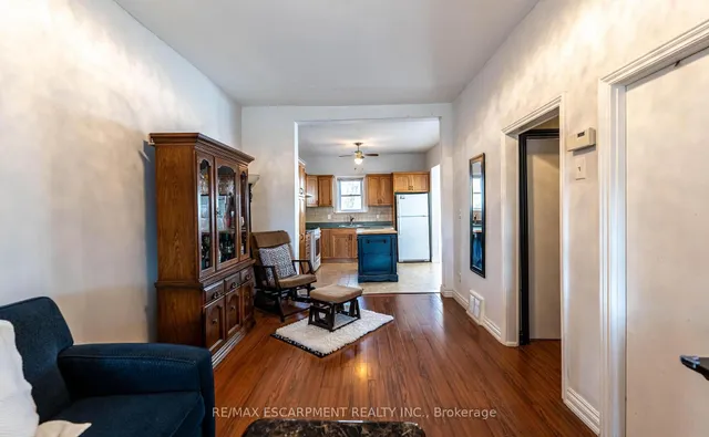 Additional property image - 174 East 24th St