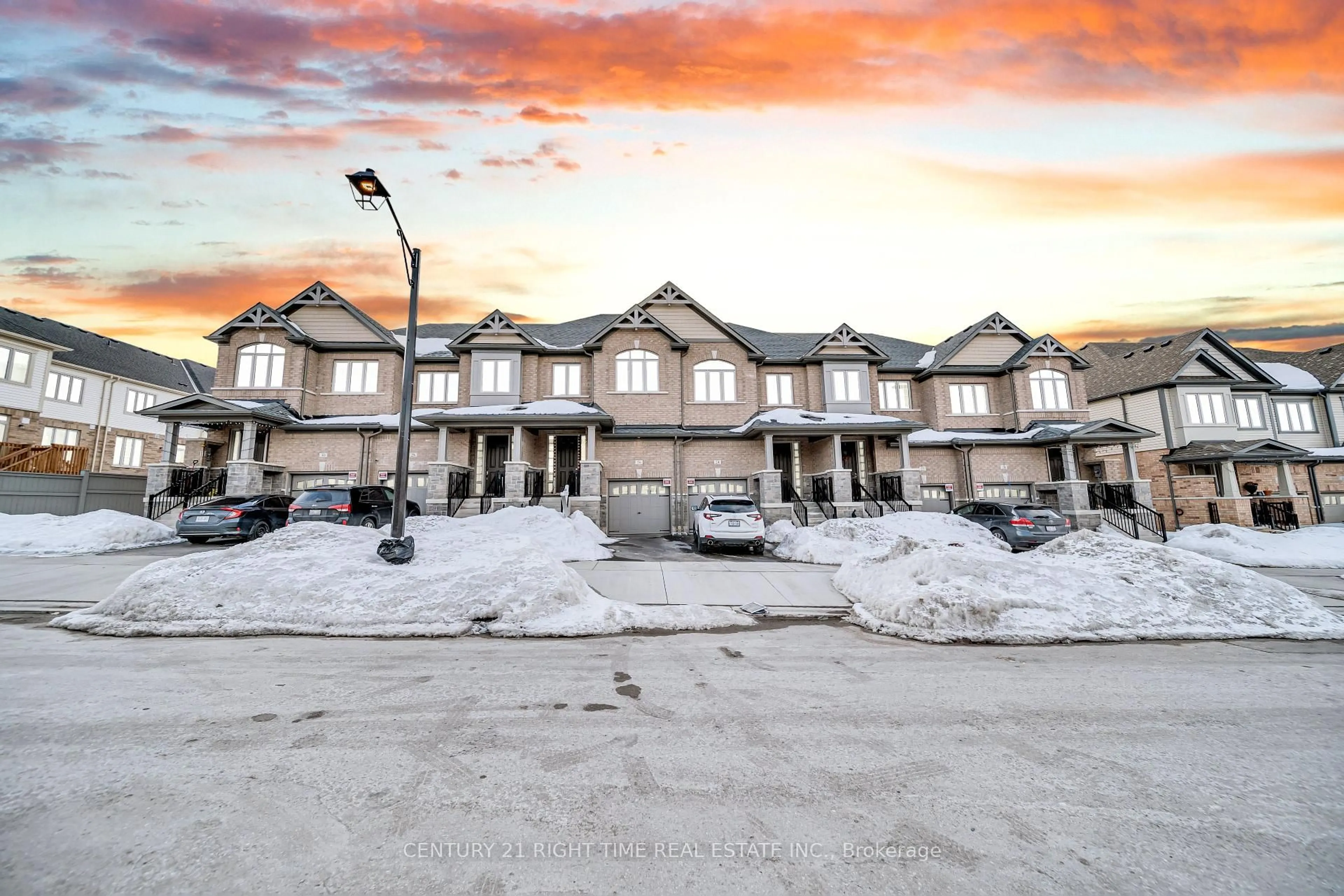 A pic from outside/outdoor area/front of a property/back of a property/a pic from drone, unknown for 26 Roywood St, Kitchener Ontario N2R 0S5