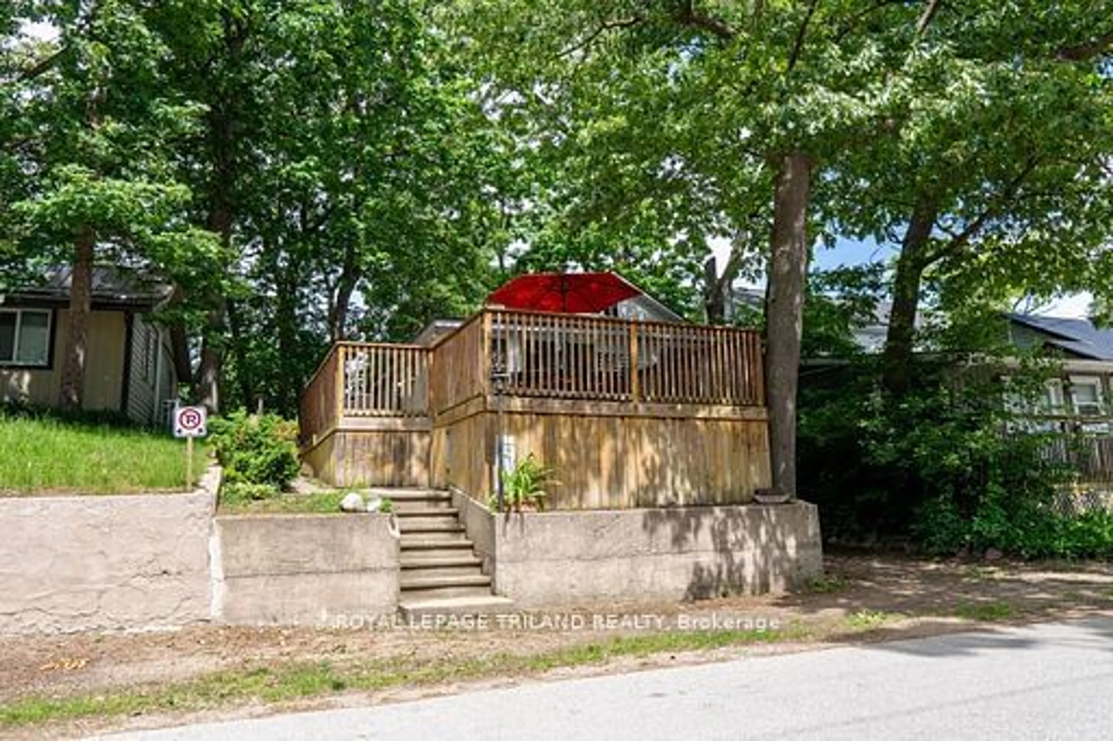 Patio, unknown for 13 Elmwood Ave, Lambton Shores Ontario N0M 1T0